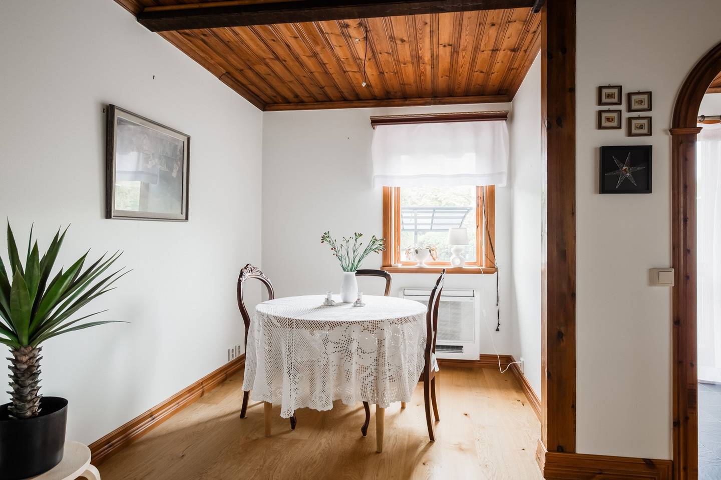 6 rum Villa på Strömsdalsvägen 18B Centrum Hjo kommun - bild 16