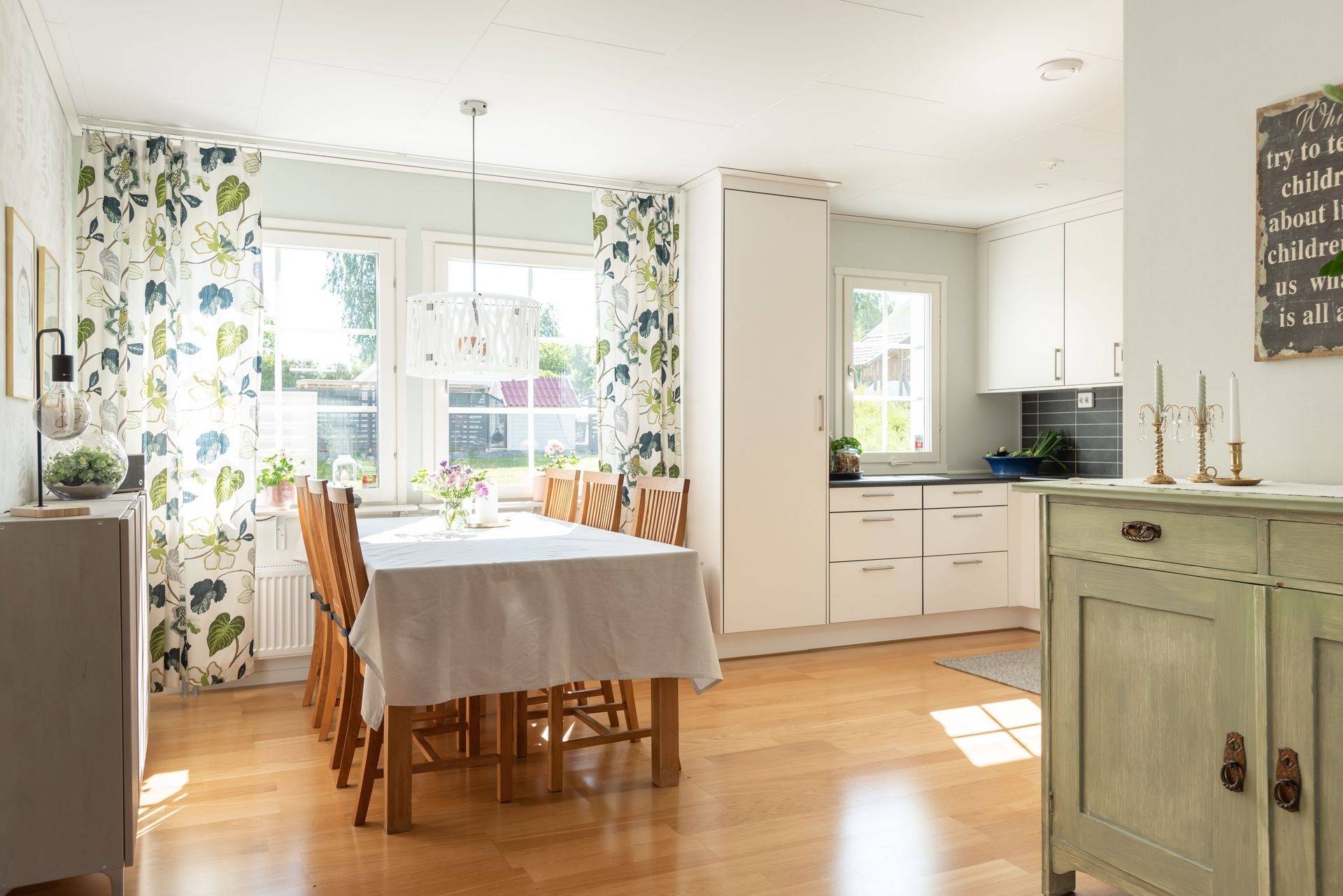 6 rum Villa på Hustahöjdens byväg 4 Västerås Västerås kommun - bild 10