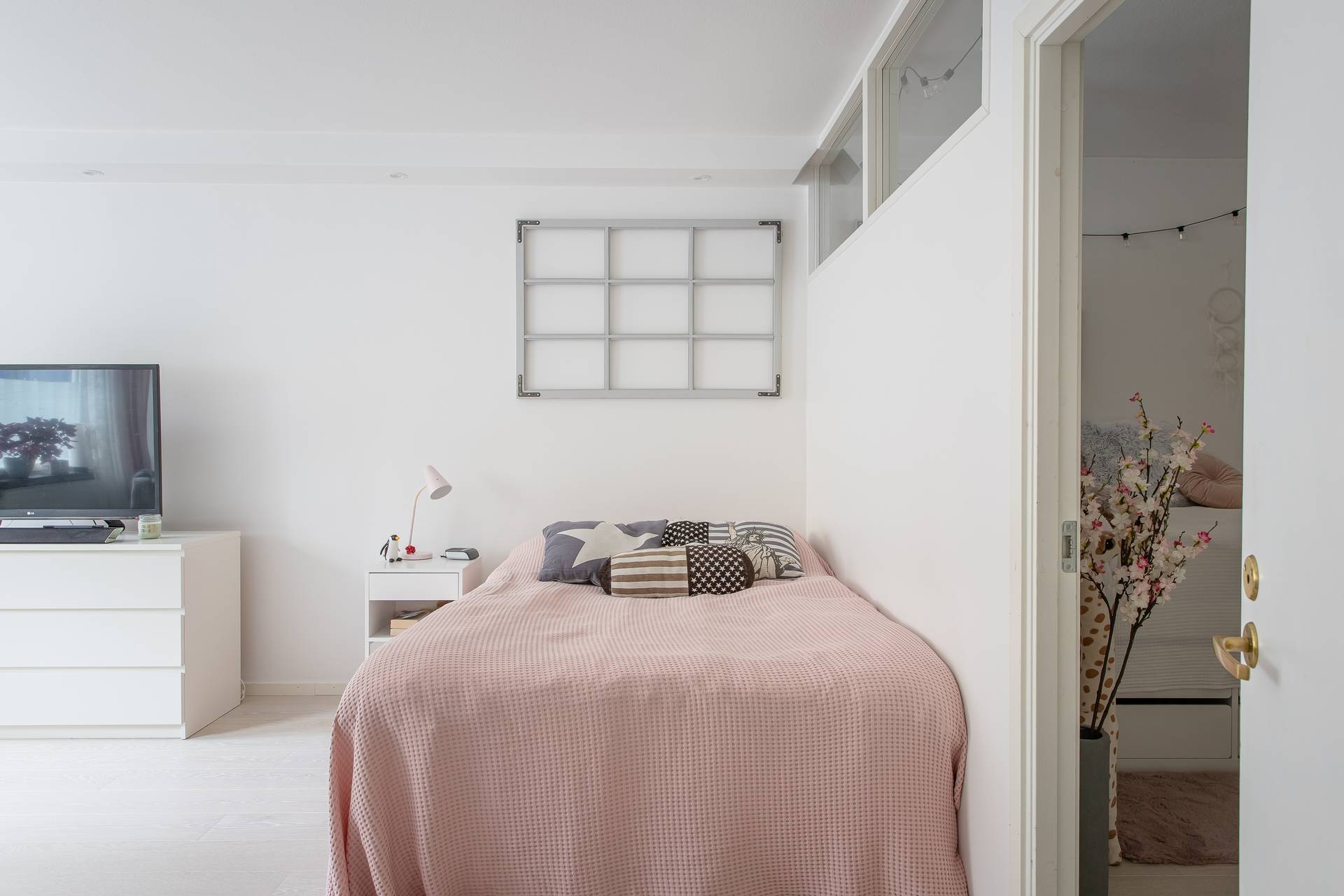 2 rum Lägenhet på Krysshammarvägen 32, entréplan Huvudsta Solna kommun - bild 5