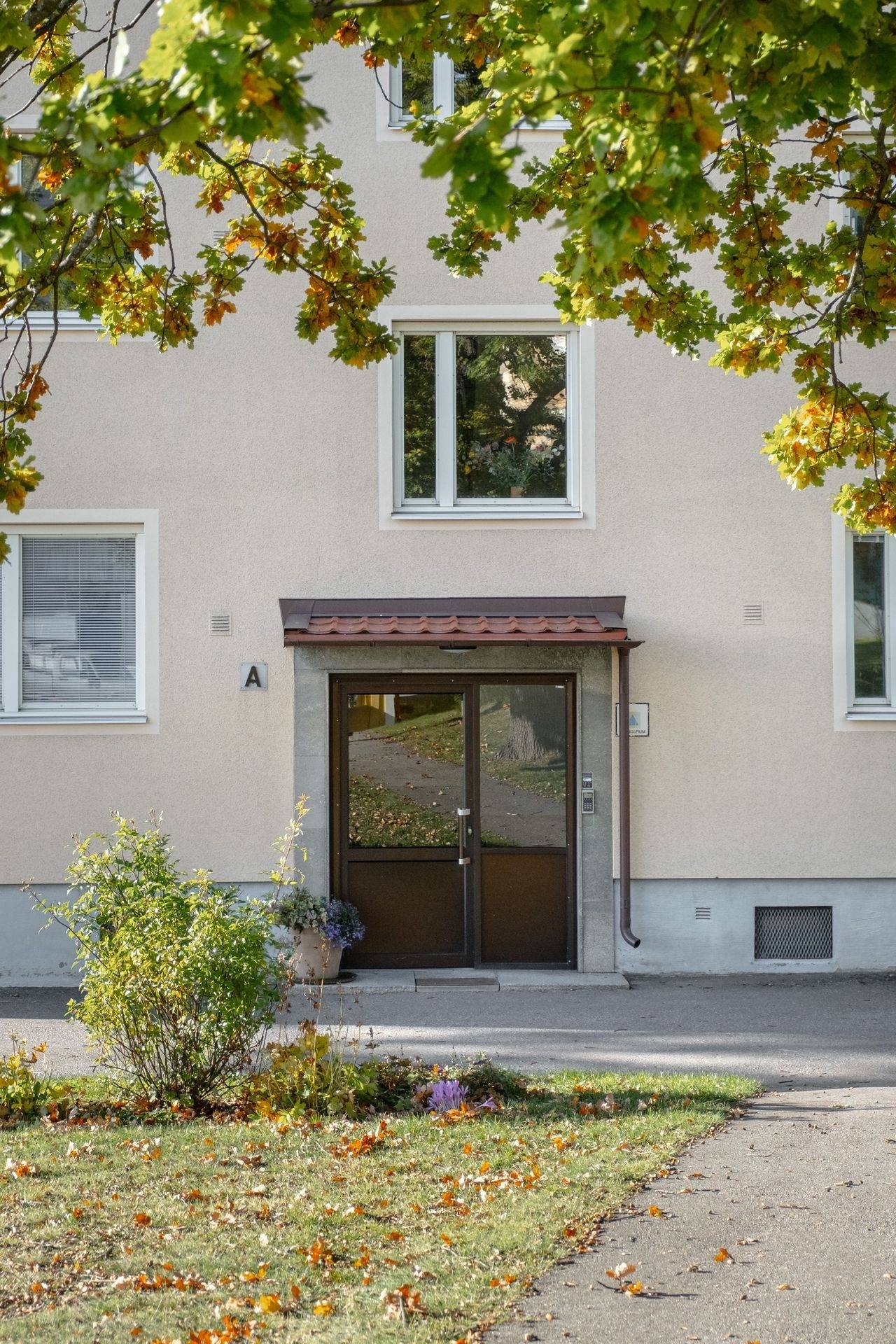 3 rum Lägenhet på Hamngatan 43A Norra Centrum Nynäshamns kommun - bild 2