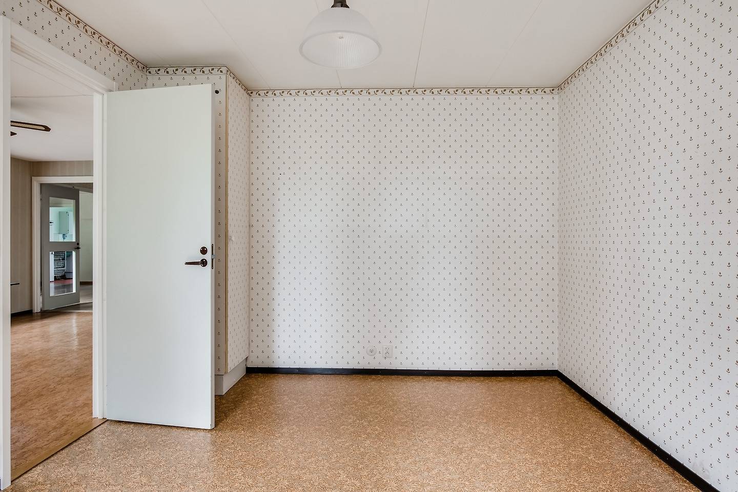 5 rum Par-/kedje-/radhus på Mollstedts väg 23 Kvarnhagen Tibro kommun - bild 10