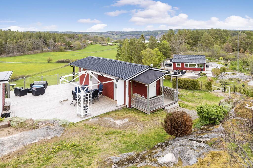 4 rum Vinterbonat fritidshus på Yxeltorpsviken Övre vägen 17A+B Stegeborg Söderköpings kommun - bild 2