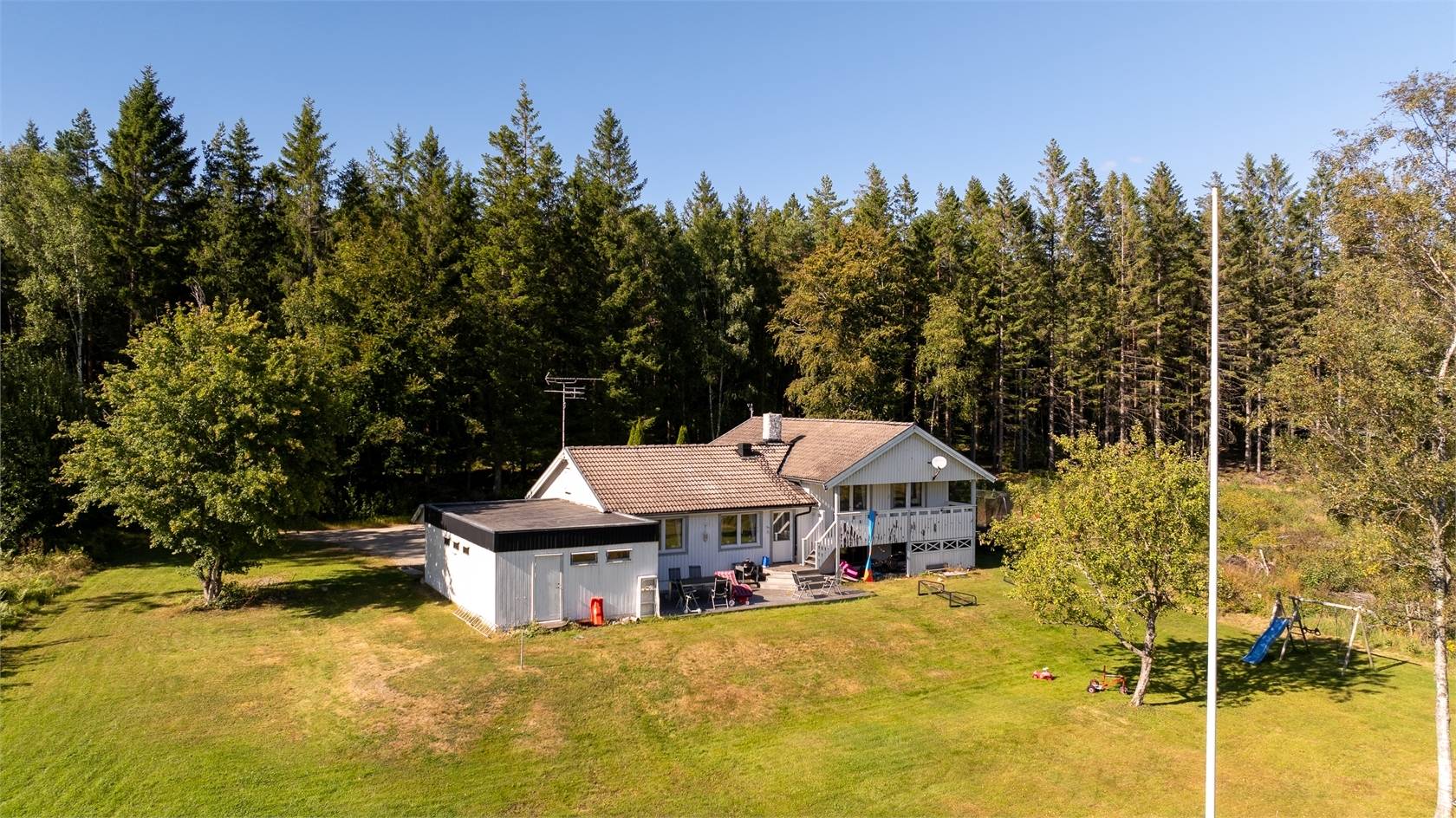 8 rum villa på Ulveviken 495 Uddevalla, Uddevalla kommun - bild 1