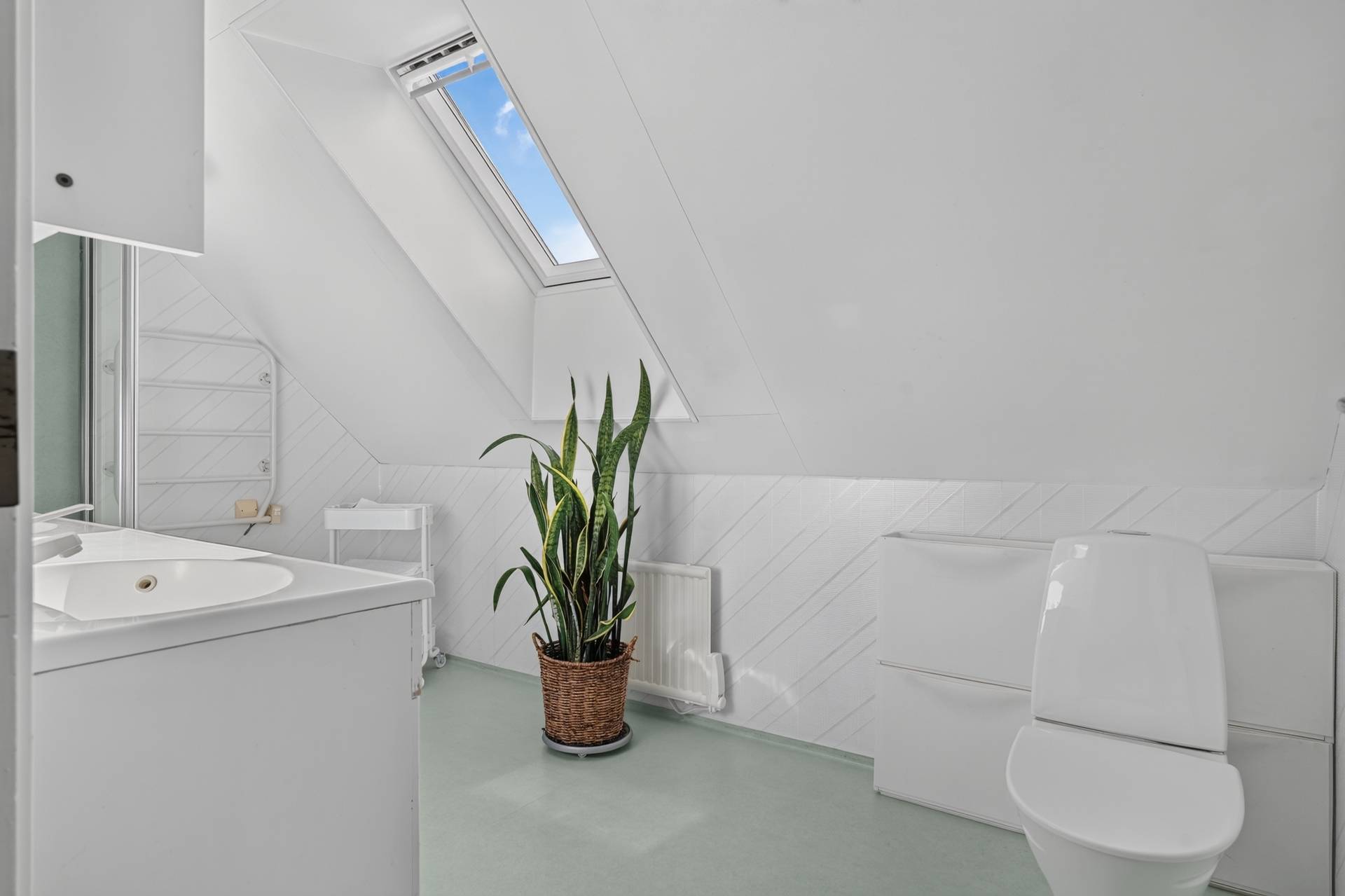 9 rum Villa på Slingervägen 33 Hammarsjorden Hjo kommun - bild 36