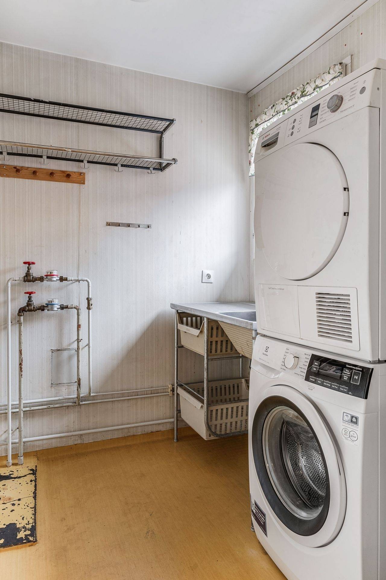 4 rum Par-/kedje-/radhus på Kvarnhagsvägen 111 Norsborg Botkyrka kommun - bild 13