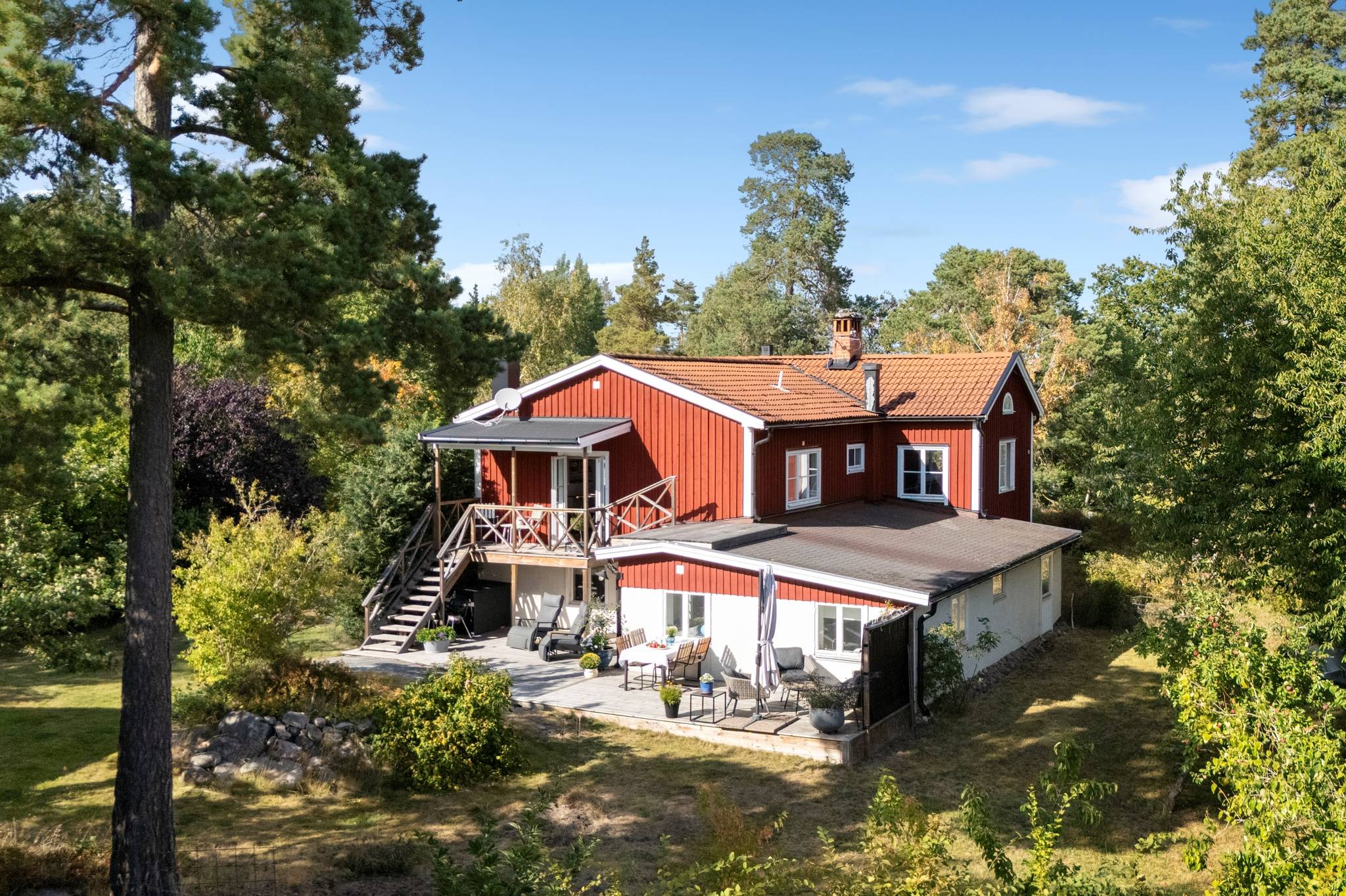 7 rum Villa på Lahällsvägen 29 Lahäll Täby kommun - bild 2
