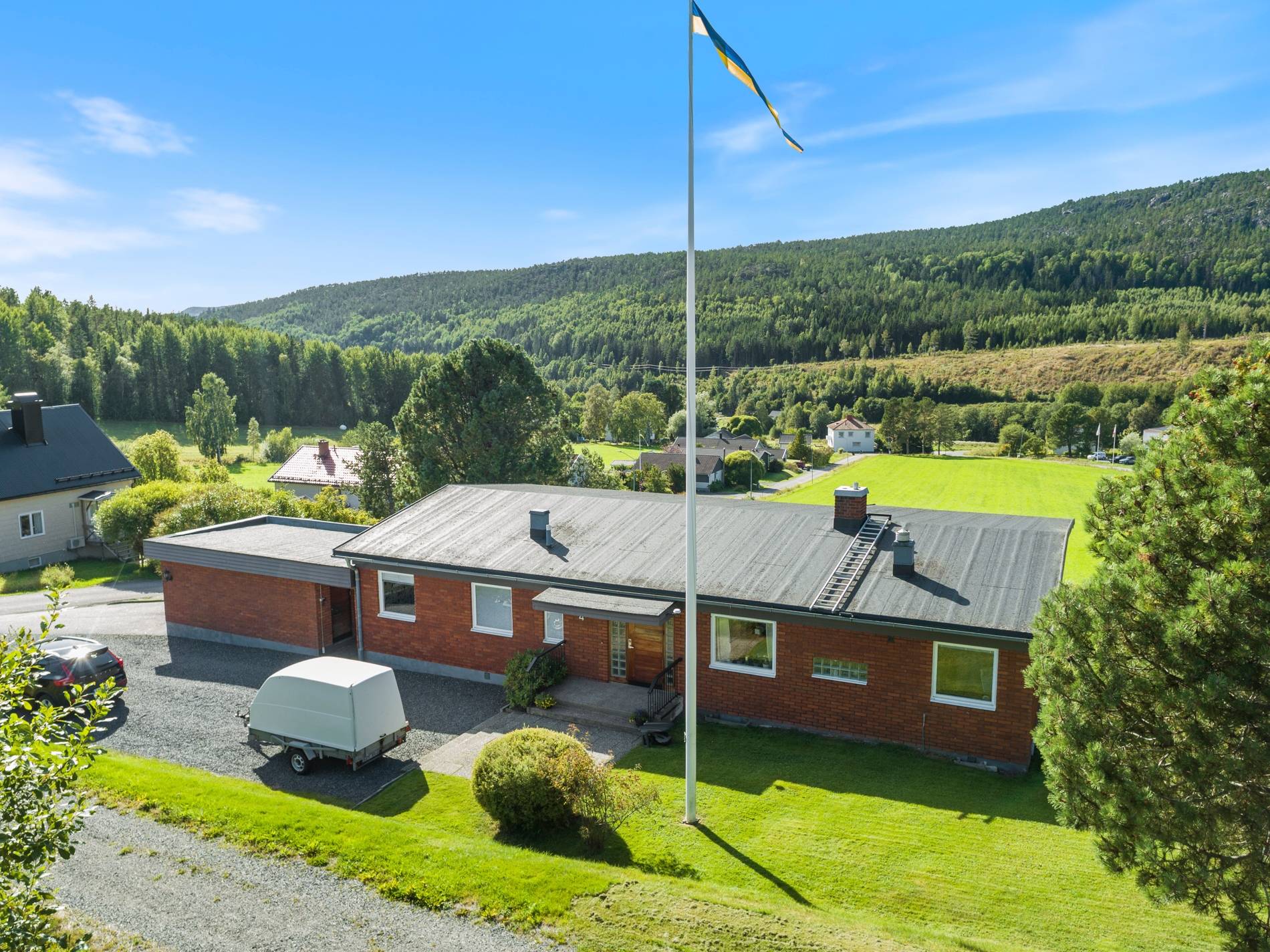6 rum villa på Skolgatan 4 Mjällom, Kramfors kommun - bild 2