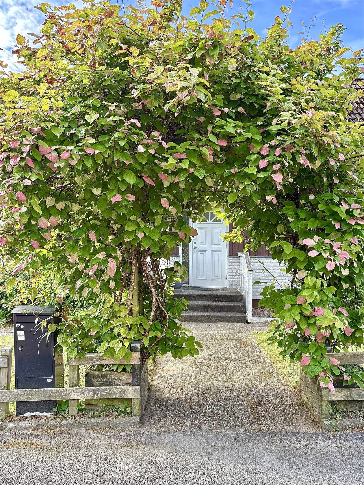 6 rum villa på Hedåsgatan 12 Centrala Vårgårda, Vårgårda kommun - bild 2