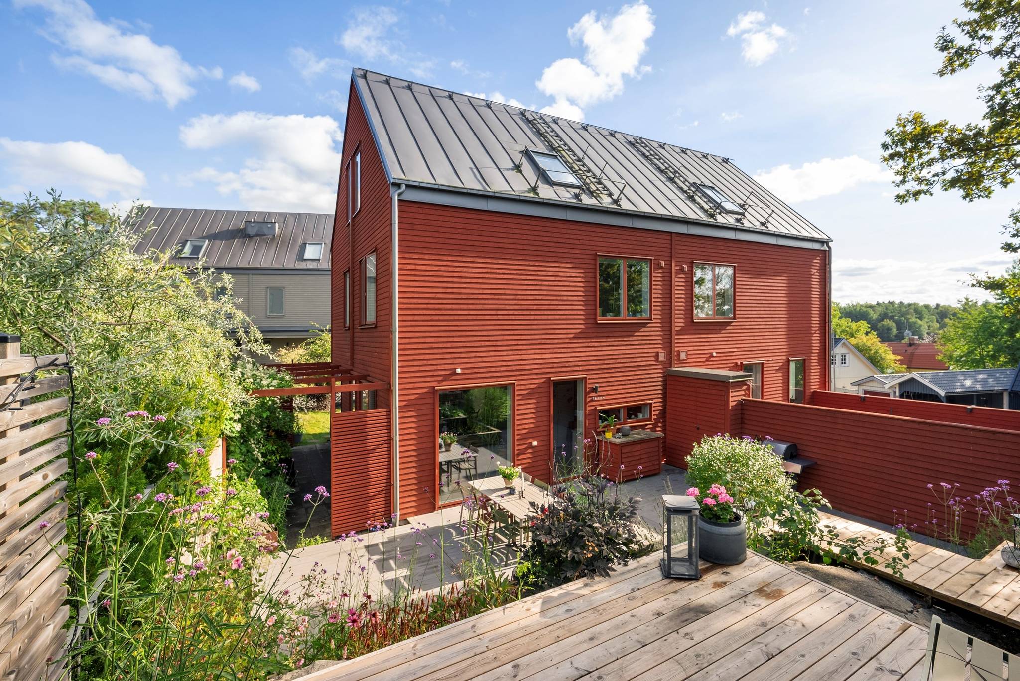 6 rum parhus på Linjemästarvägen 20E Nälsta, Stockholms kommun - bild 1