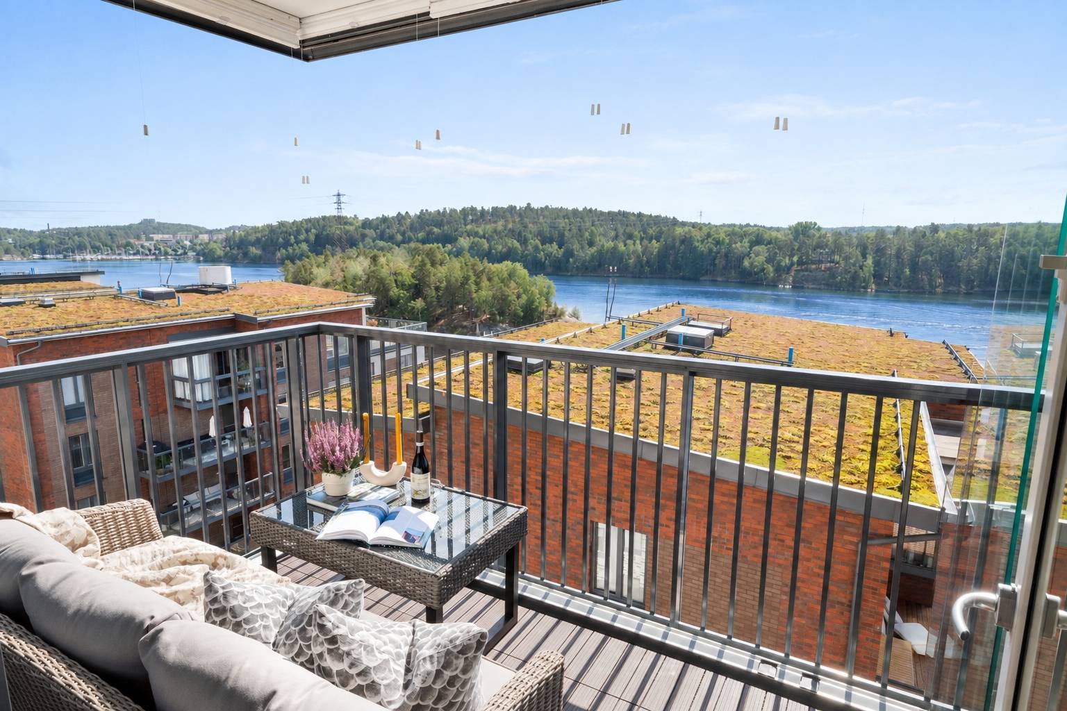 3 rum lägenhet på Tollareslingan 18, vån 7 Nacka - Tollare, Nacka kommun - bild 2