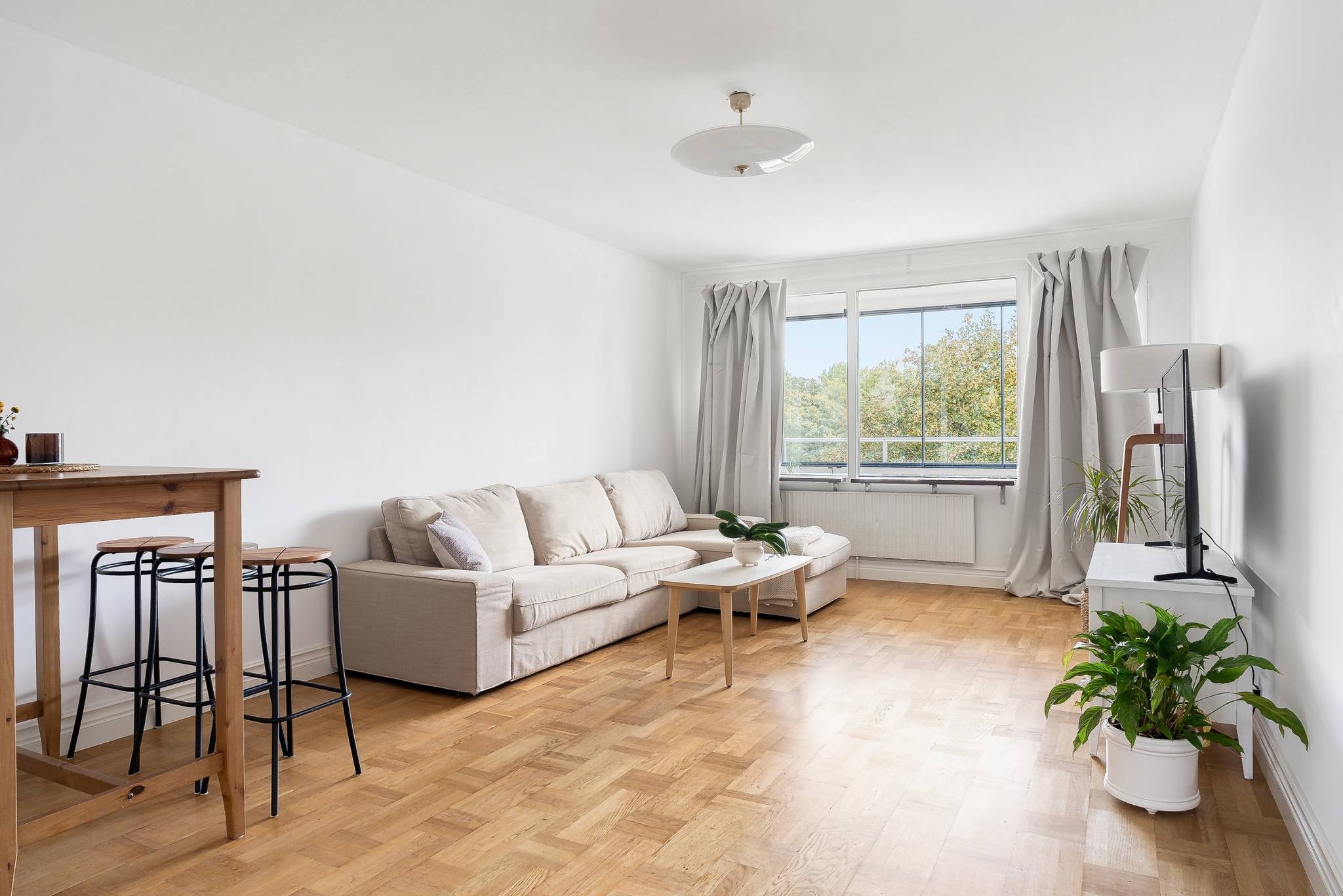 3 rum lägenhet på Krysshammarvägen 2 Huvudsta, Solna kommun - bild 2