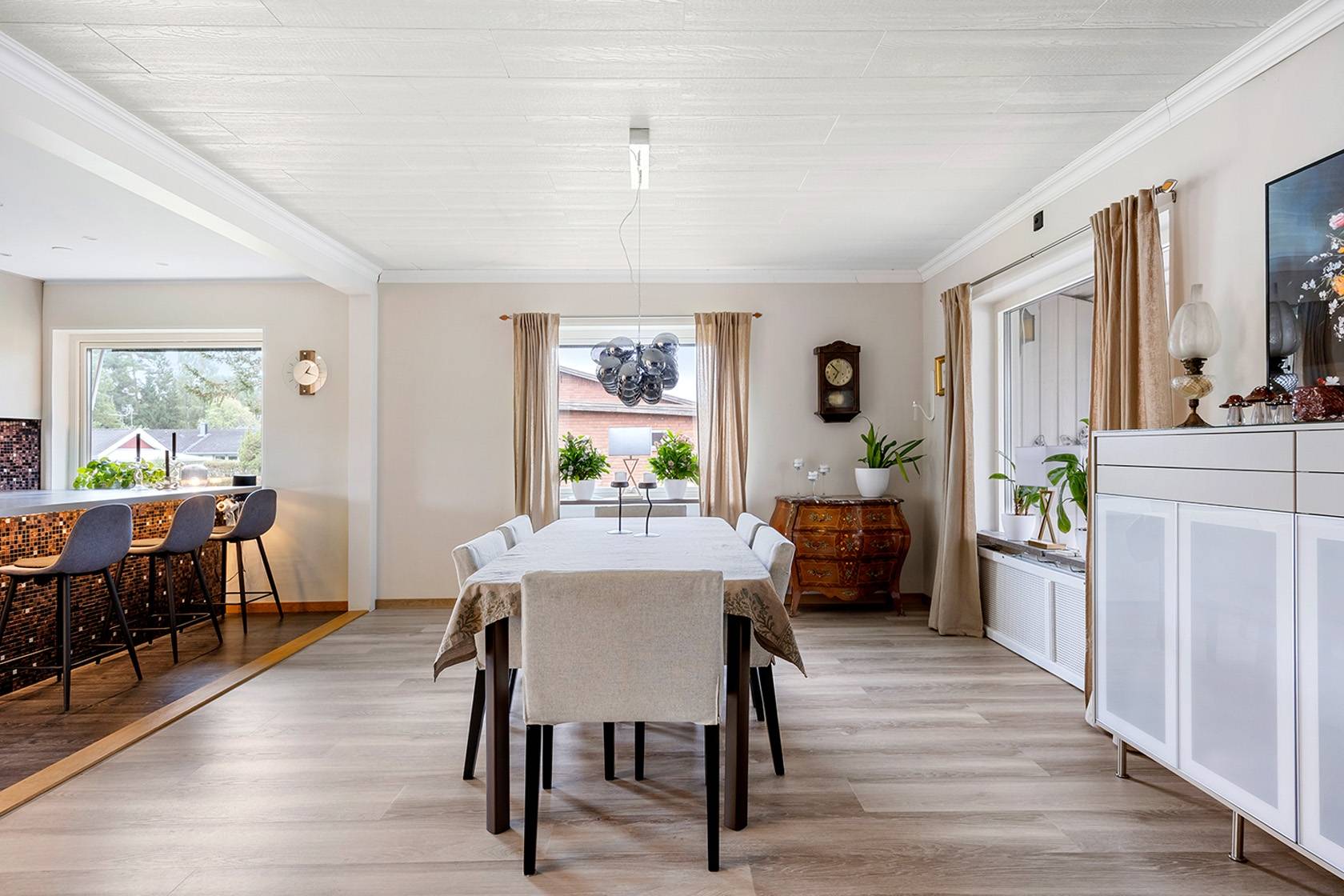 8 rum villa på Asphagsvägen 6A Hällby, Eskilstuna kommun - bild 3