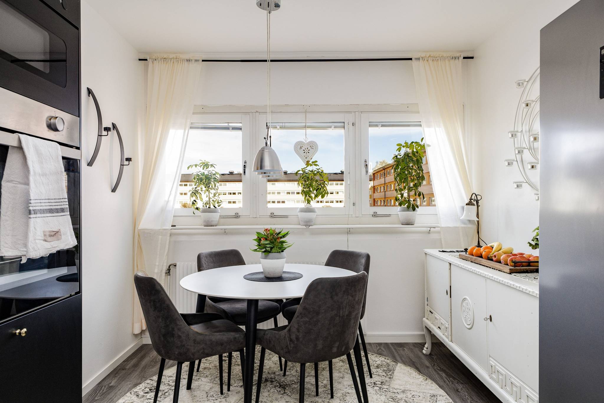 3 rum lägenhet på Skjutbanegatan 13B Haga, Västerås kommun - bild 2