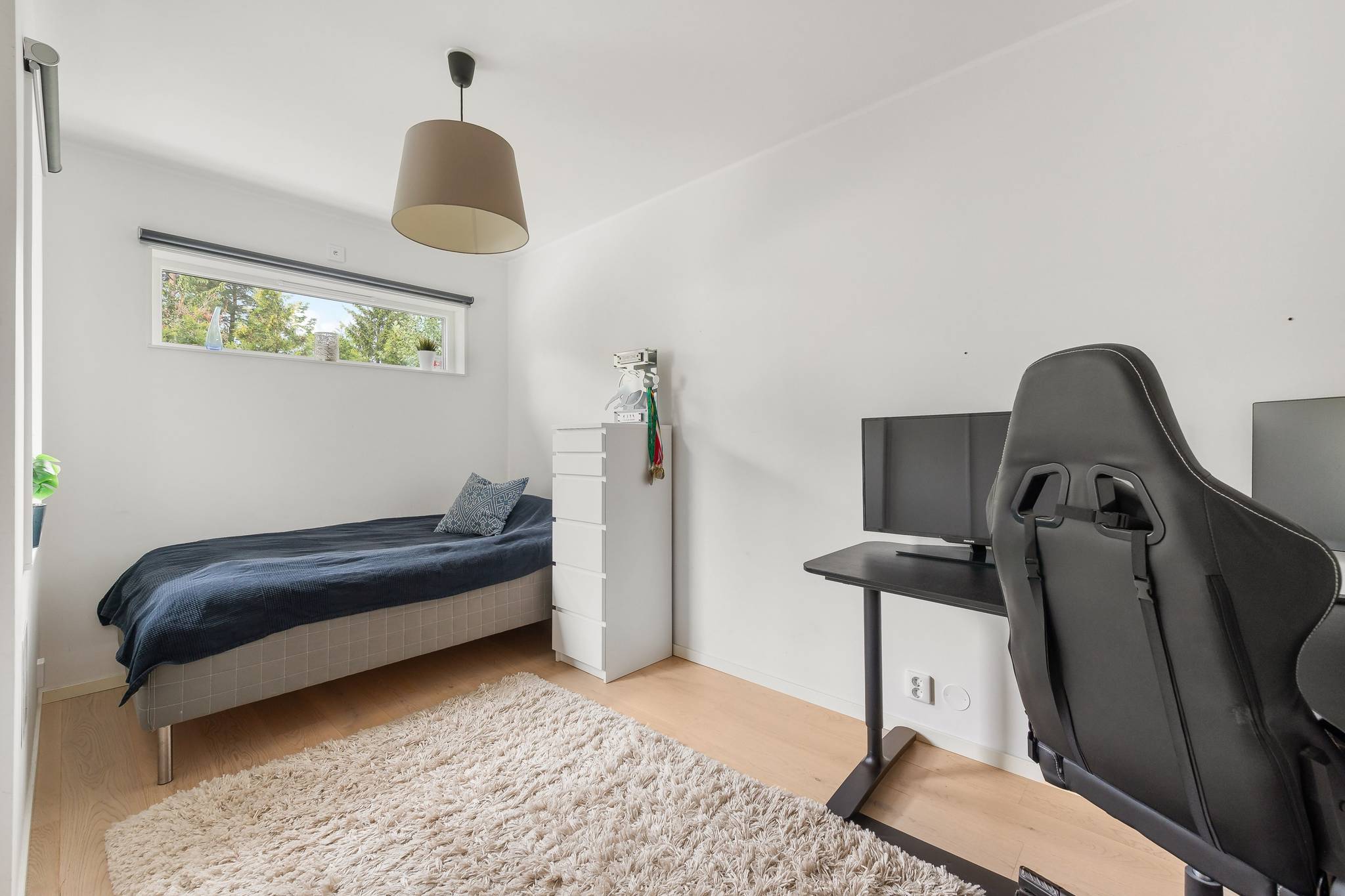 6 rum Radhus på Ängsullsvägen 214E Vällingby - Kälvesta Stockholms kommun - bild 8