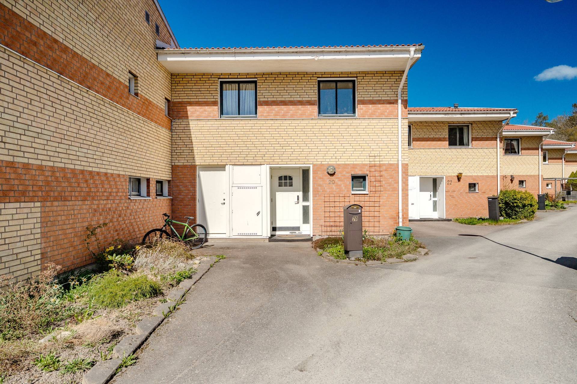 5 rum Radhus på Kraftgatan 20 Centrum Enköpings kommun - bild 1