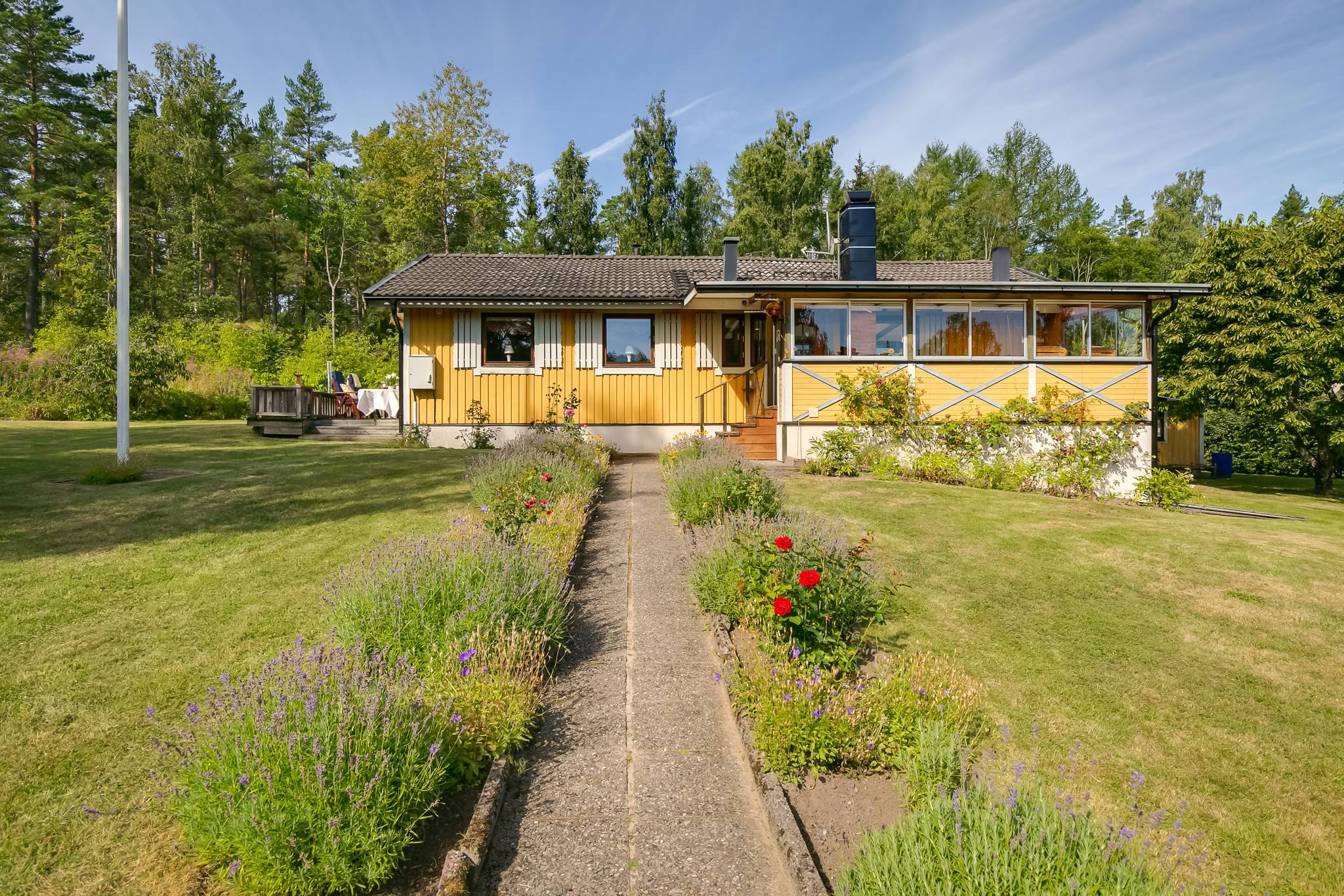 4 rum vinterbonat fritidshus på Tolsum Solgläntan 1 Ringarum, Valdemarsviks kommun - bild 1