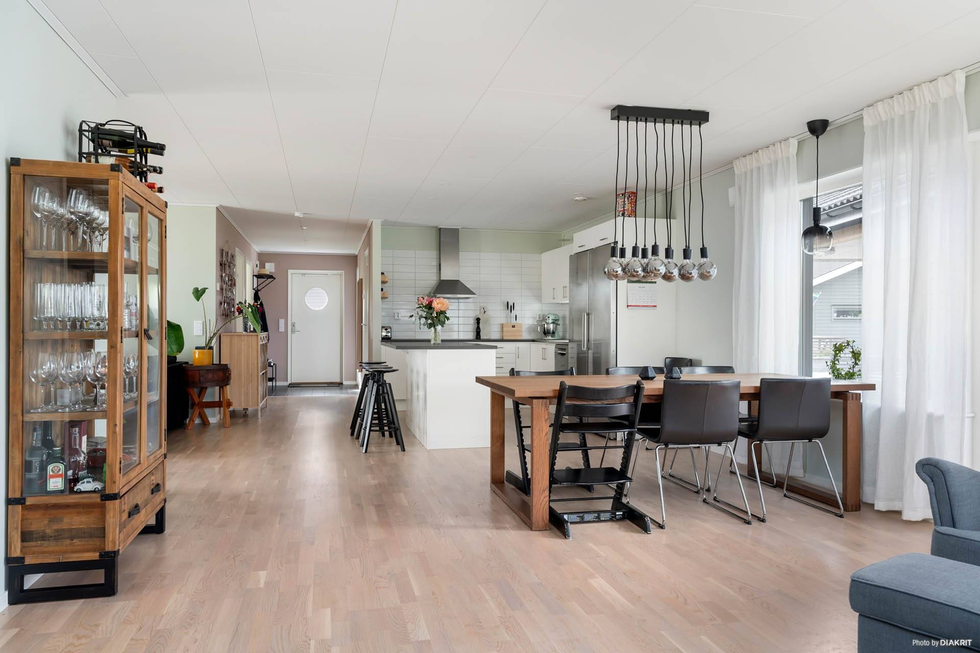 4 rum Villa på Tibble Skogsväg 25 Norrboda Upplands-Bro kommun - bild 7