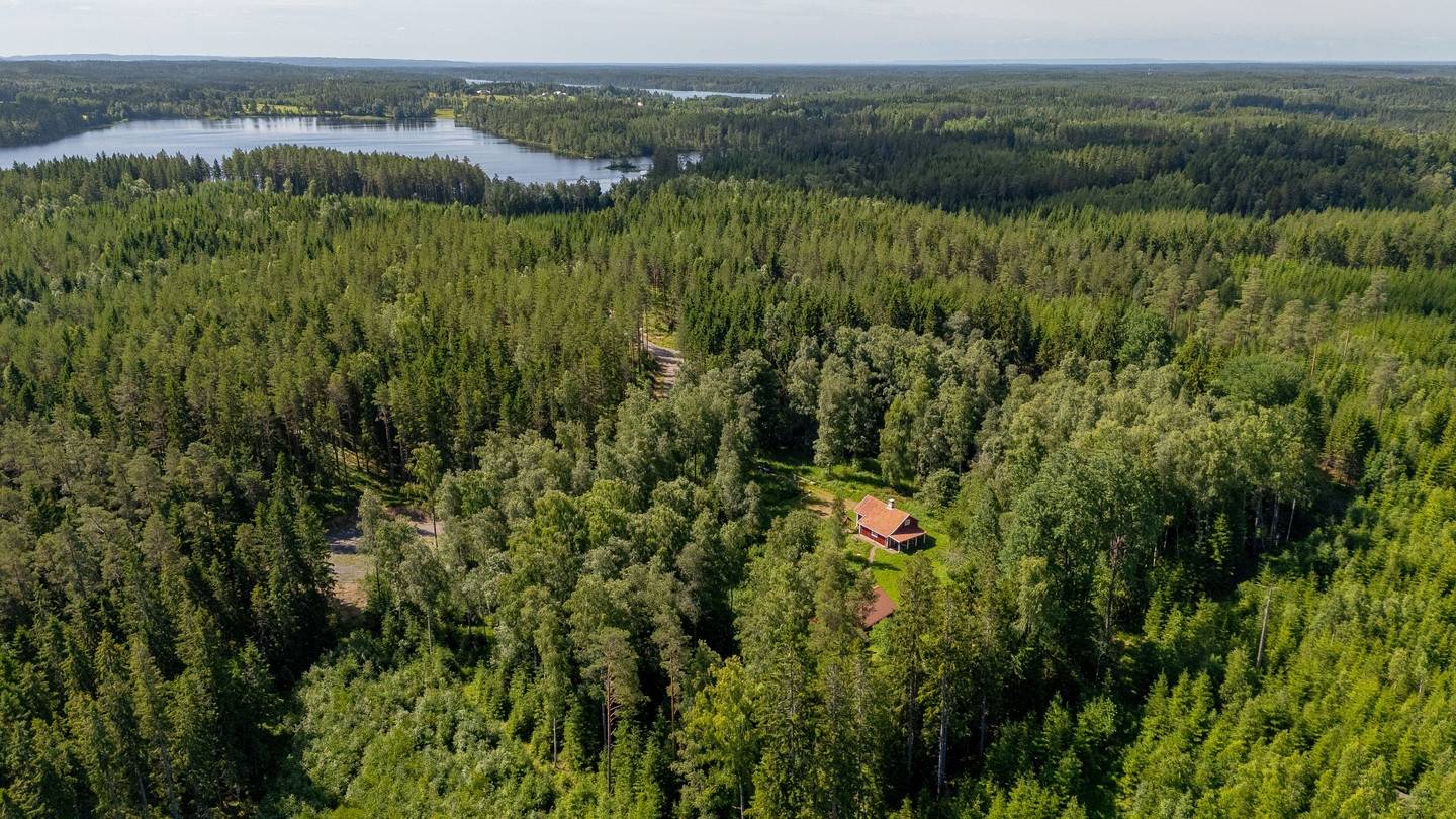 Fritidshus på Pjungserud Fågelmossen 19 Älgarås Landsbygd Töreboda kommun - bild 2