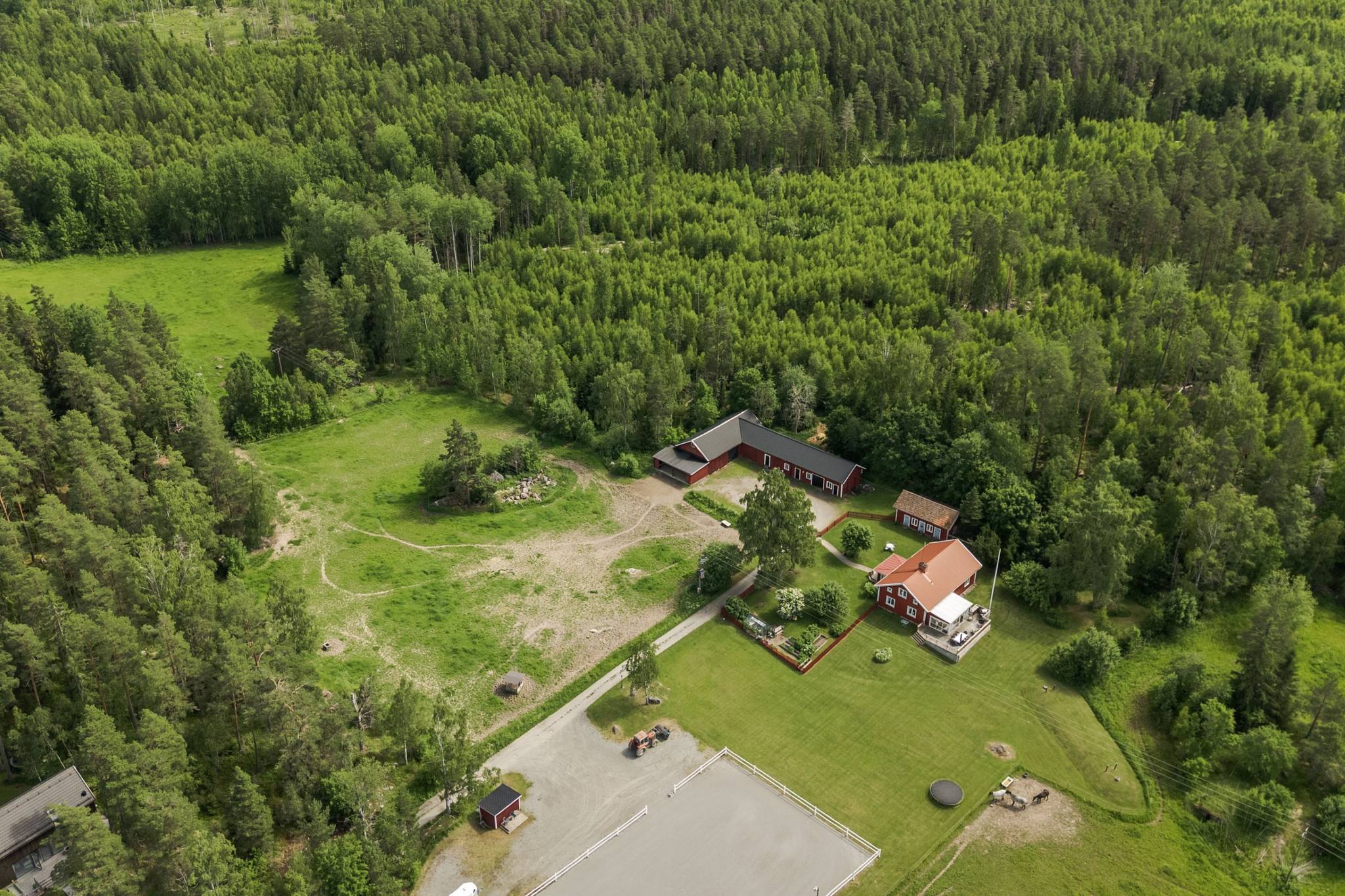 6 rum Gård/skog på Mickelsbo Sveaborg 130 Mickelsbo Sala kommun - bild 74