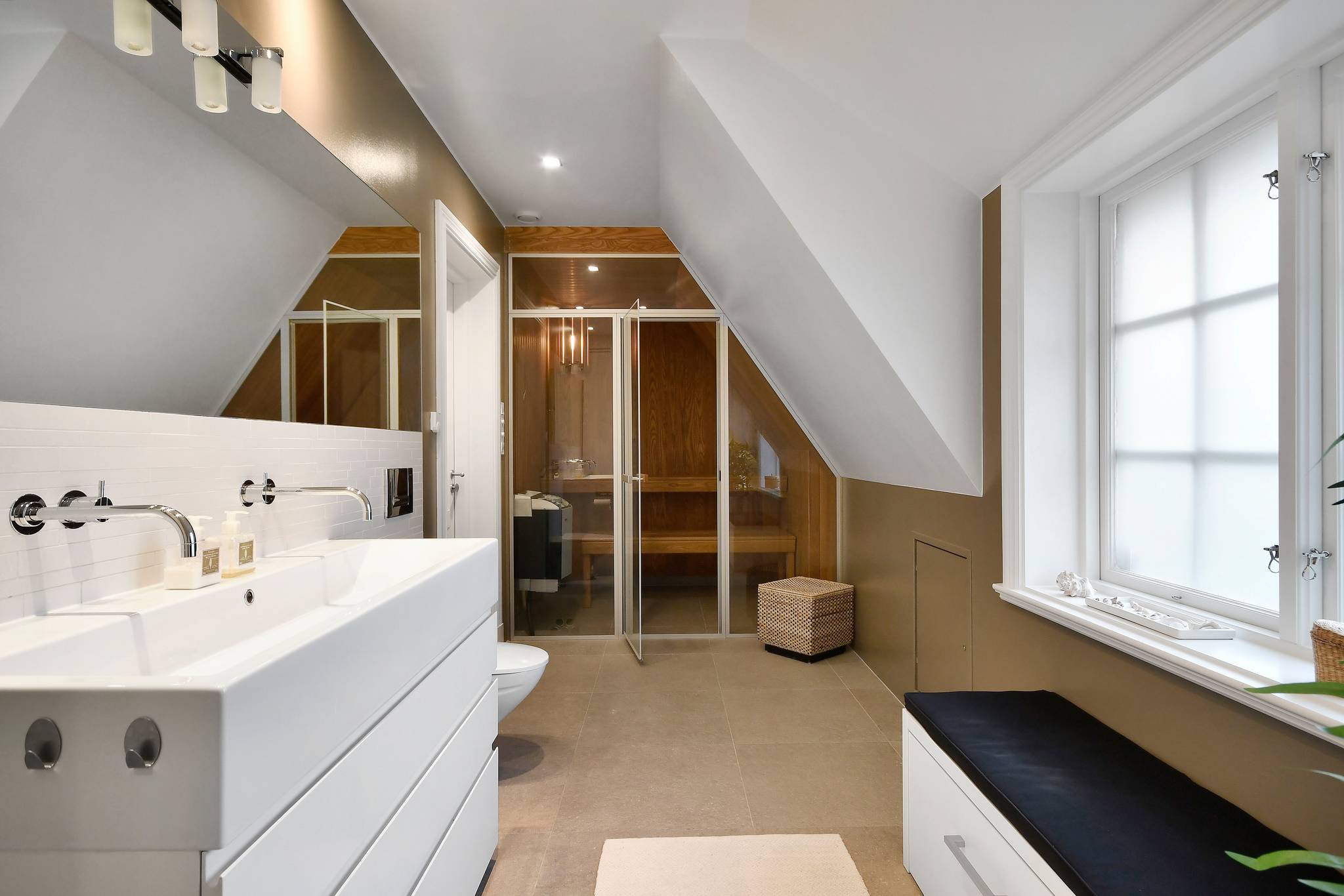 302 m² Villa på Drottvägen 6 Hersby Lidingö kommun - bild 25