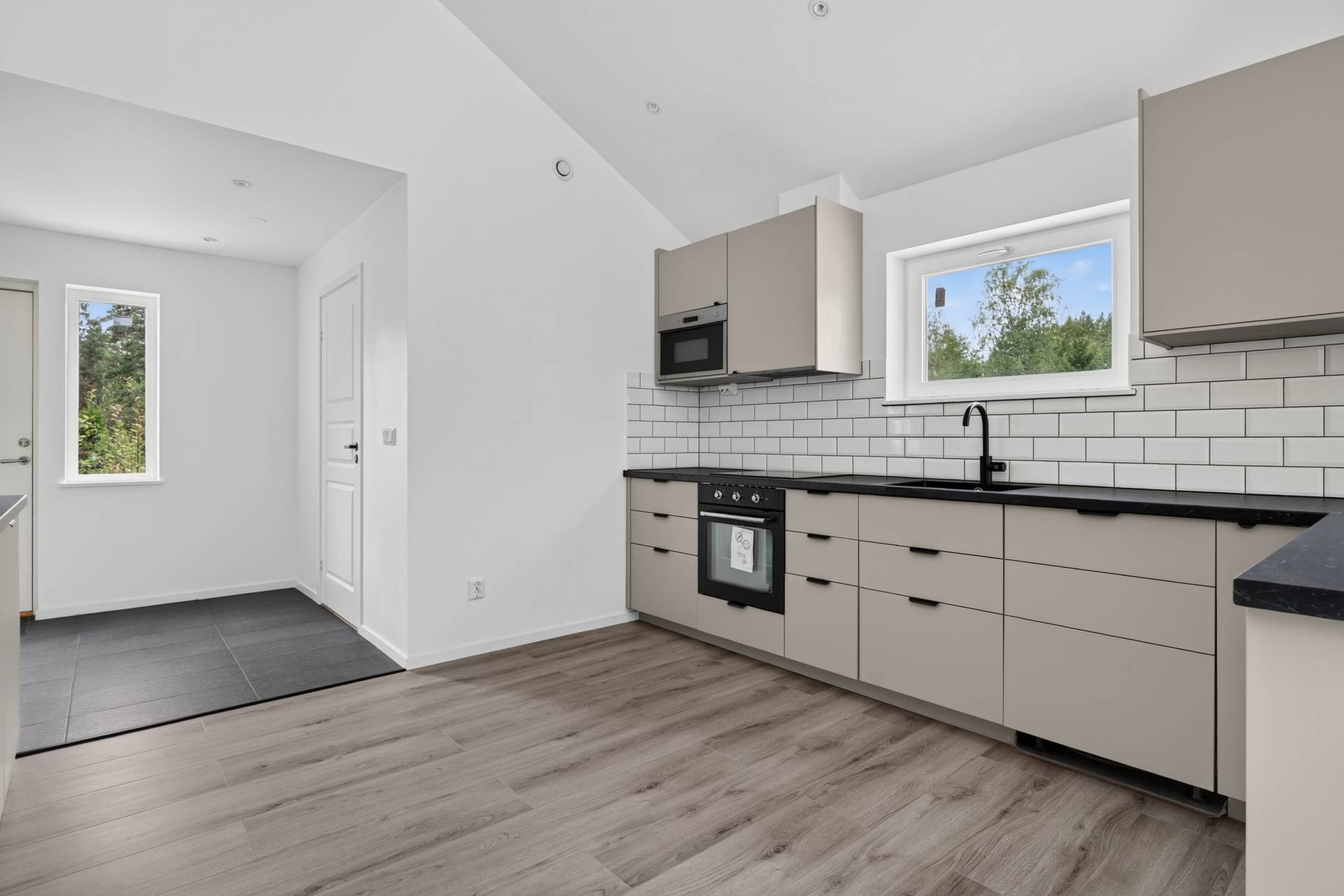 5 rum villa på Trastens väg 15 Burvik Golfresort, Uppsala kommun - bild 2