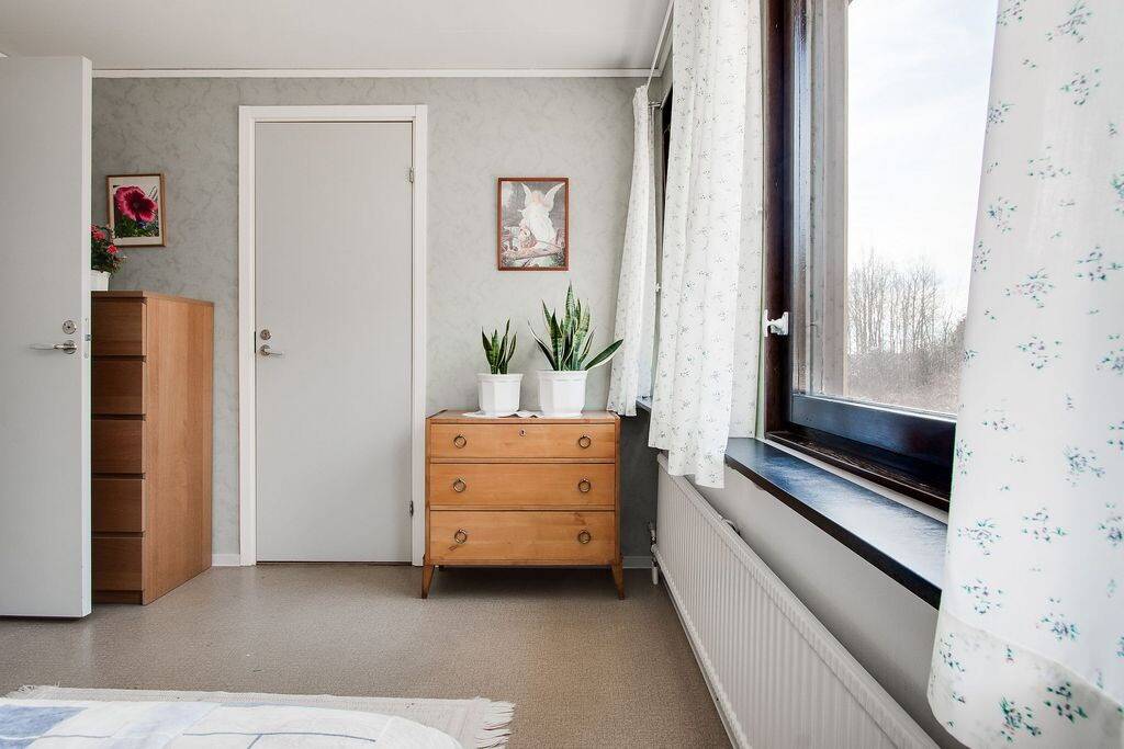 7 rum Par-/kedje-/radhus på Väpnarvägen 9 Knektåsen Karlskoga kommun - bild 24