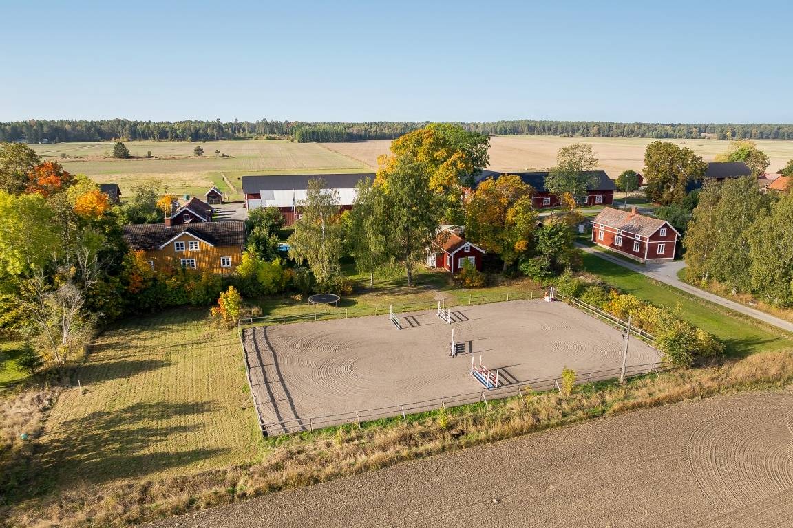 9 rum Gård utan jordbruk på Boglösa Svallby 5 Enköping Enköpings kommun - bild 2