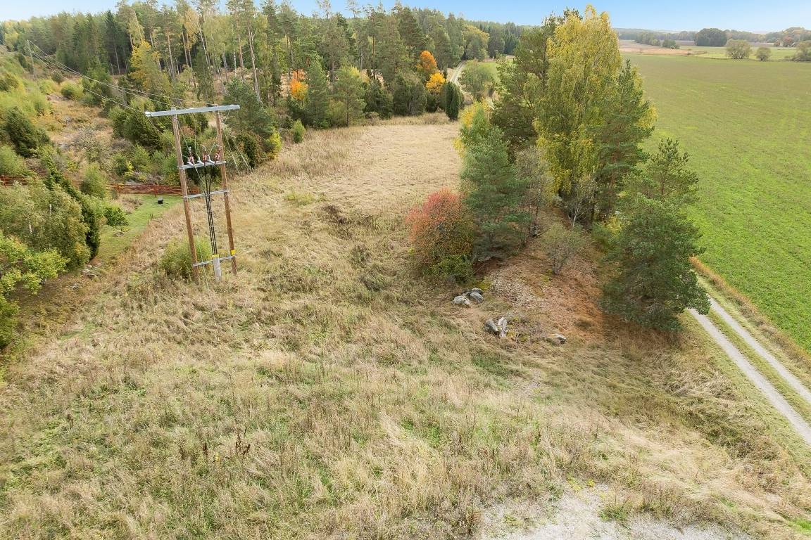 Tomt på Vallby Dräggesta *Byggklar tomt* Enköping Enköpings kommun - bild 2