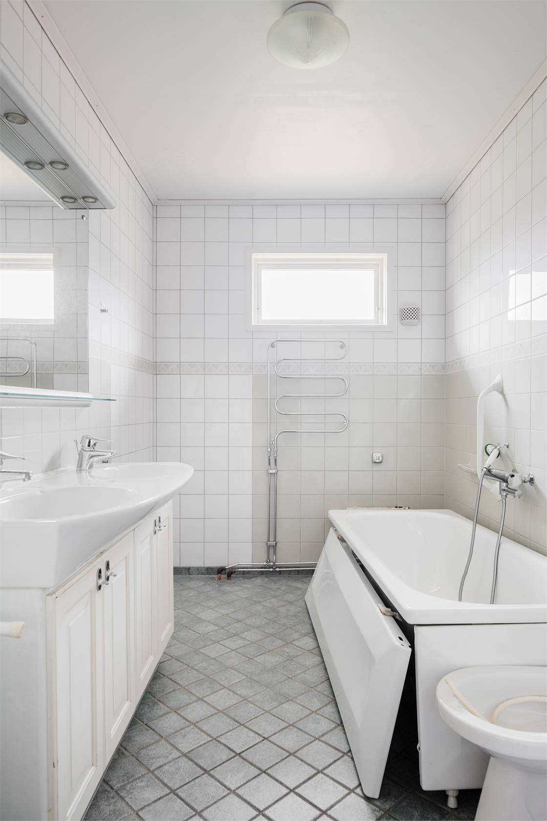 5 rum Villa på Kinneviksvägen 2 Lidköping Norr Lidköpings kommun - bild 36