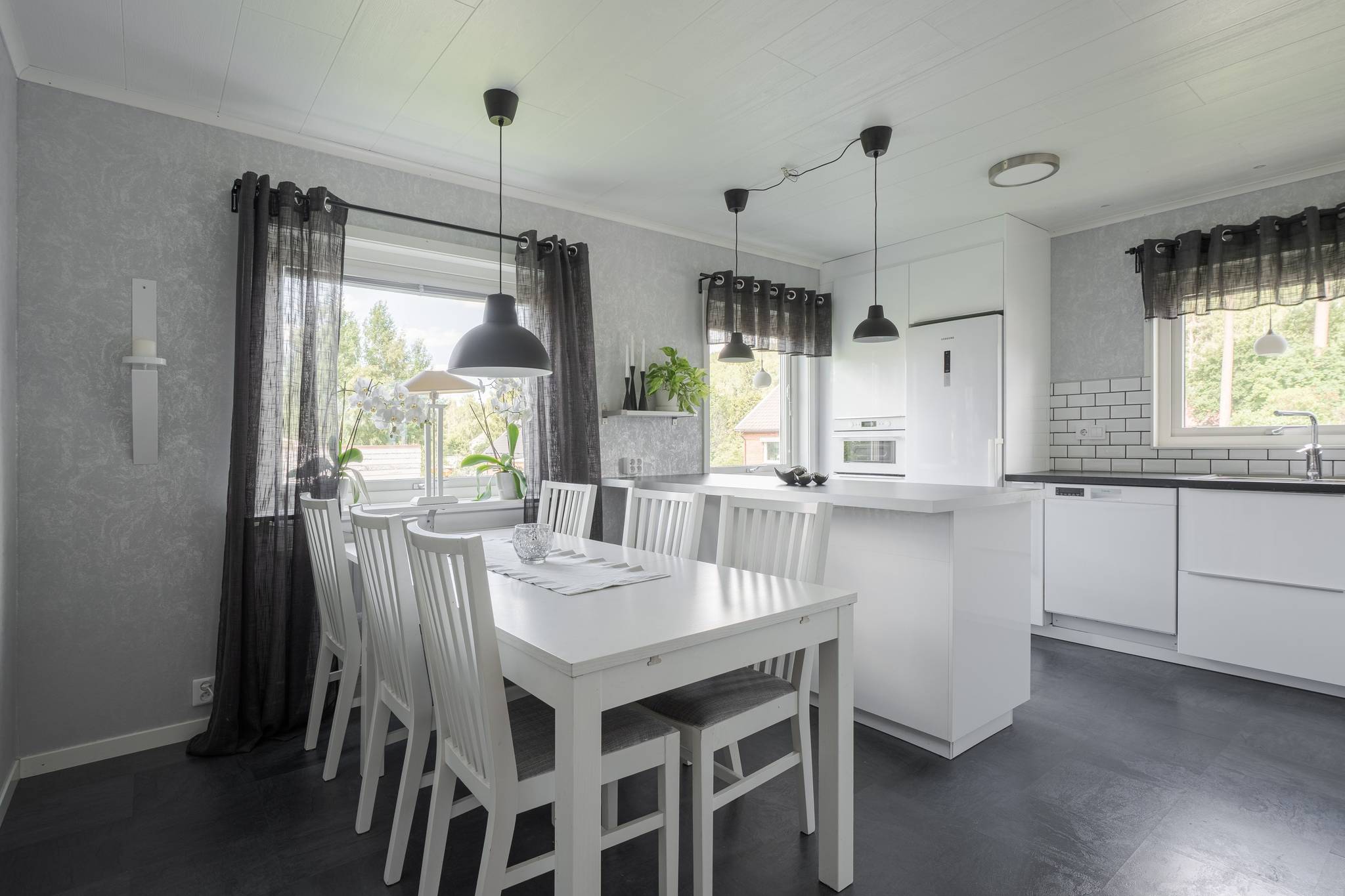 5 rum villa på Reinhold Erikssons väg 3 Själevad, Örnsköldsviks kommun - bild 1