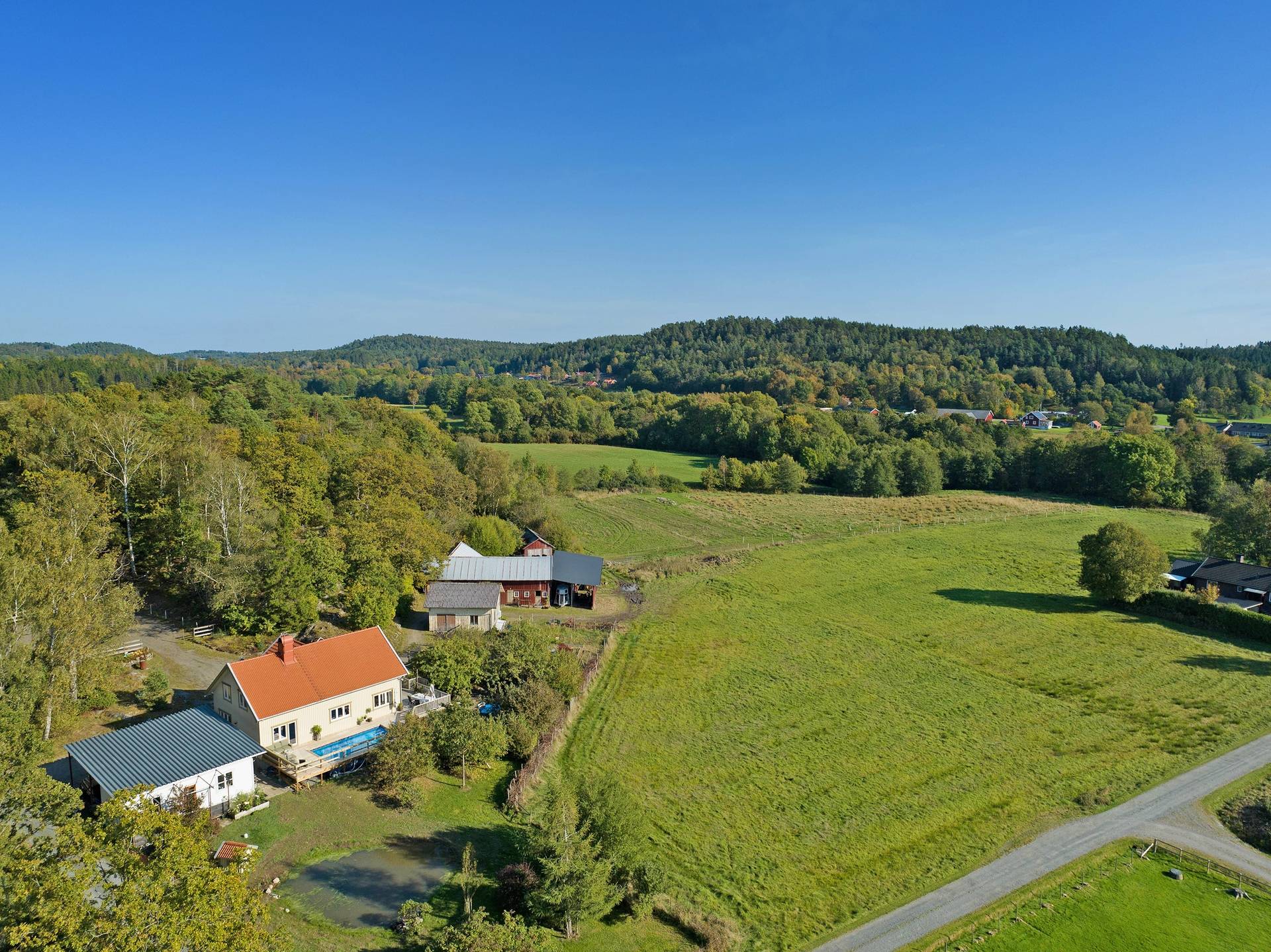 7 rum gård utan jordbruk på Skogen 130 Kareby, Kungälvs kommun - bild 2