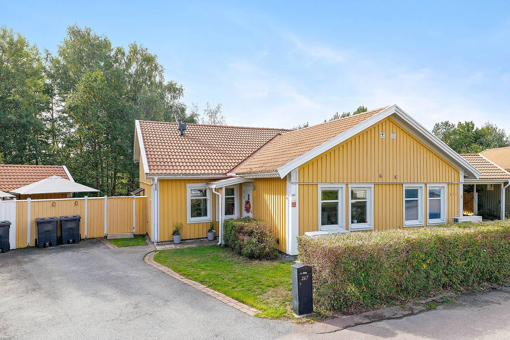 3 rum parhus på Karlsborgsvägen 267 Märsta - Sundveda, Sigtuna kommun - bild 1