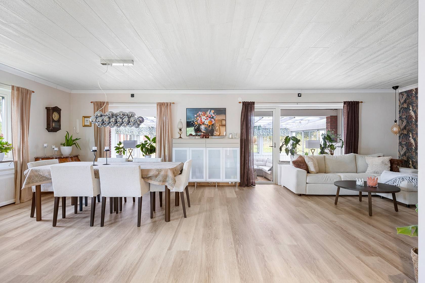 8 rum villa på Asphagsvägen 6A Hällby, Eskilstuna kommun - bild 2