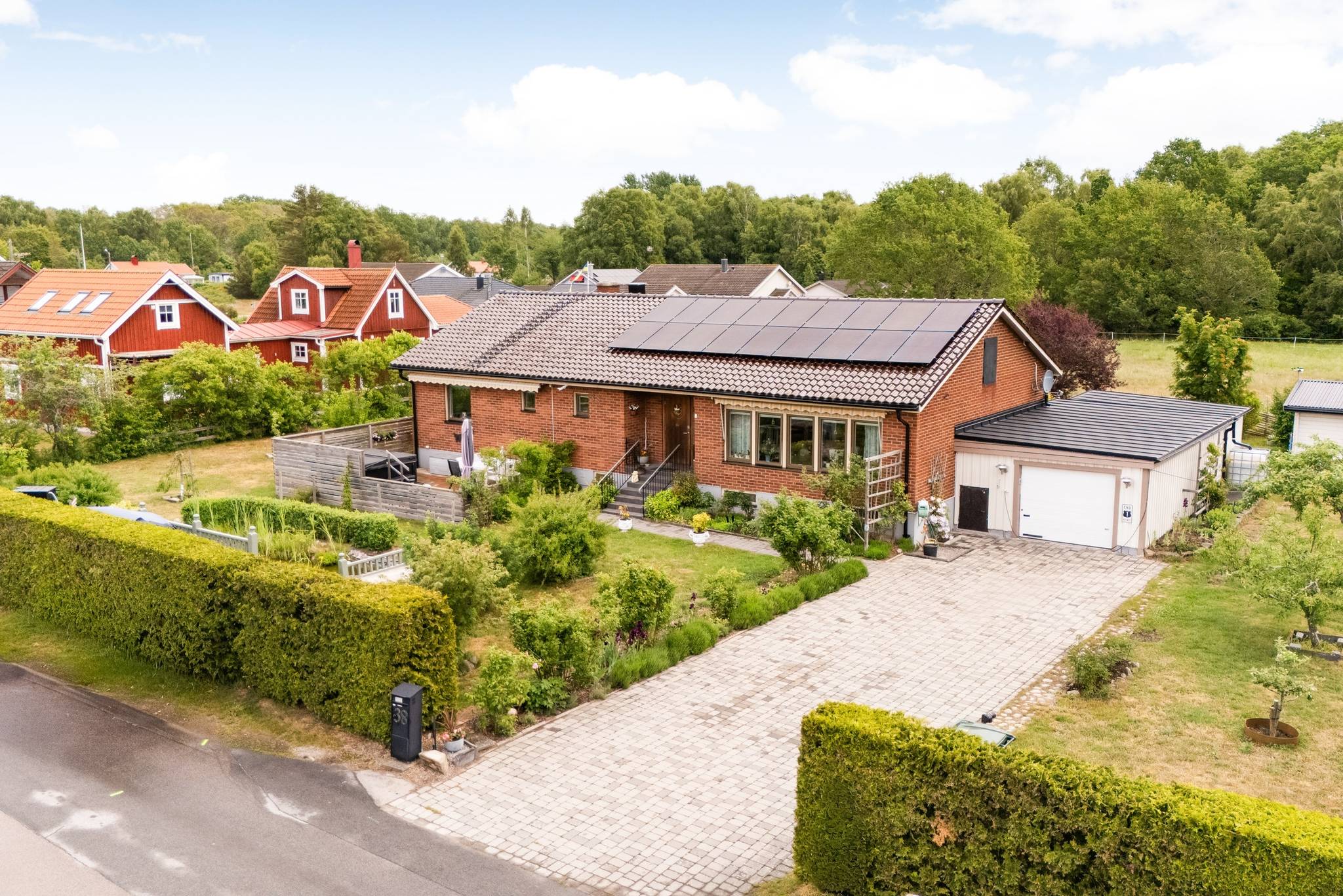villa på Tångenvägen 38 Hasslö, Karlskrona kommun - bild 1