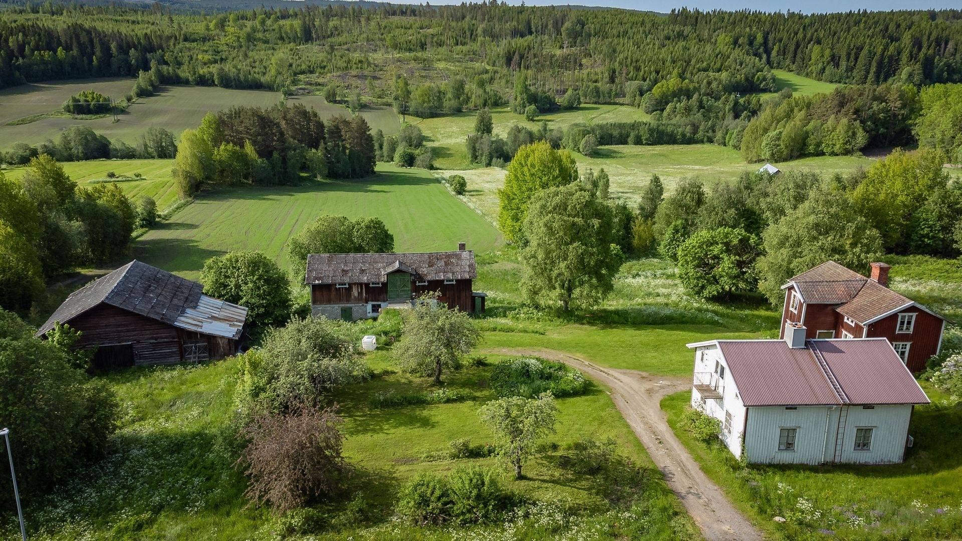 Gård med jordbruk på Västerro 118 Västerro Sundsvalls kommun - bild 2
