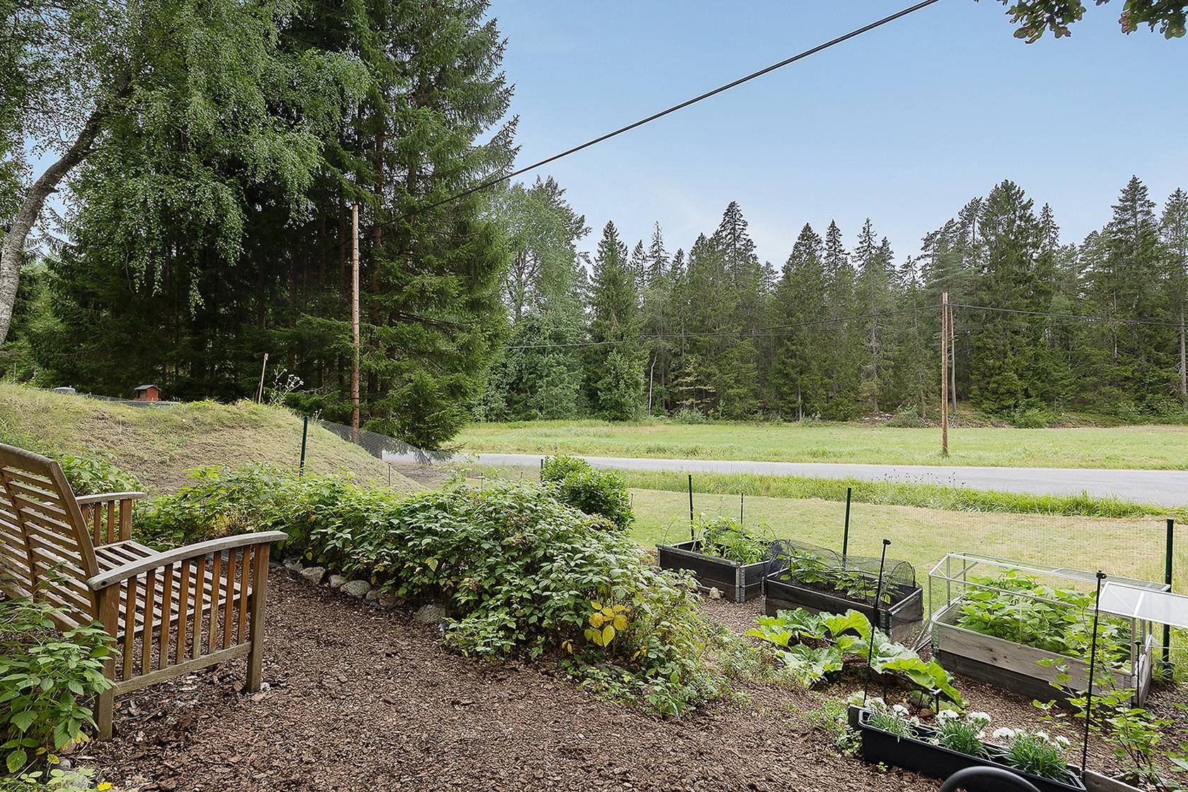 2 rum Vinterbonat fritidshus på Bäckvägen 16 Garns-ekskogen/brottby Vallentuna kommun - bild 18