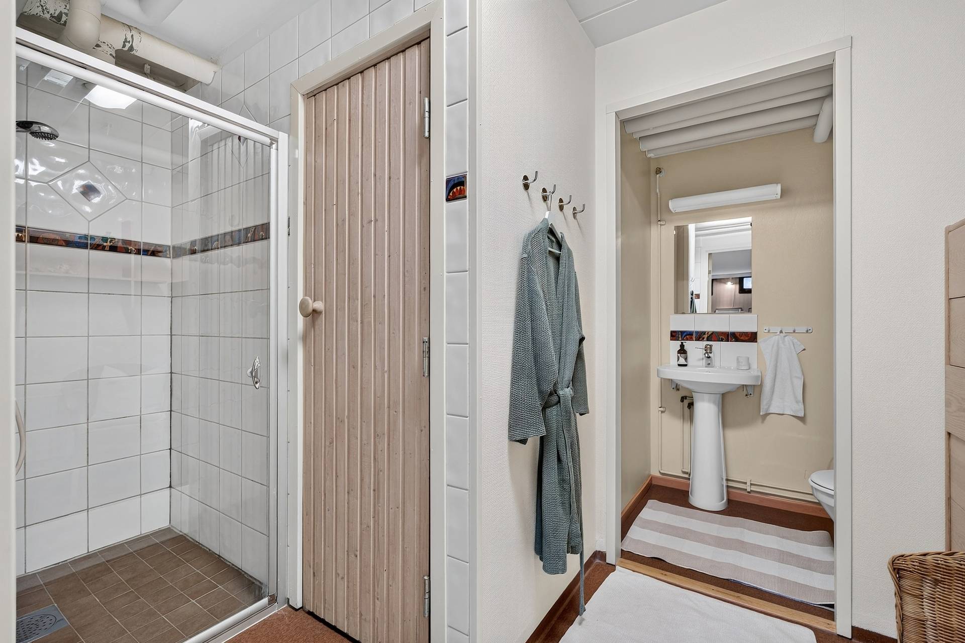 6 rum Radhus på Flogstavägen 102 Norra Skogen Uppsala kommun - bild 45