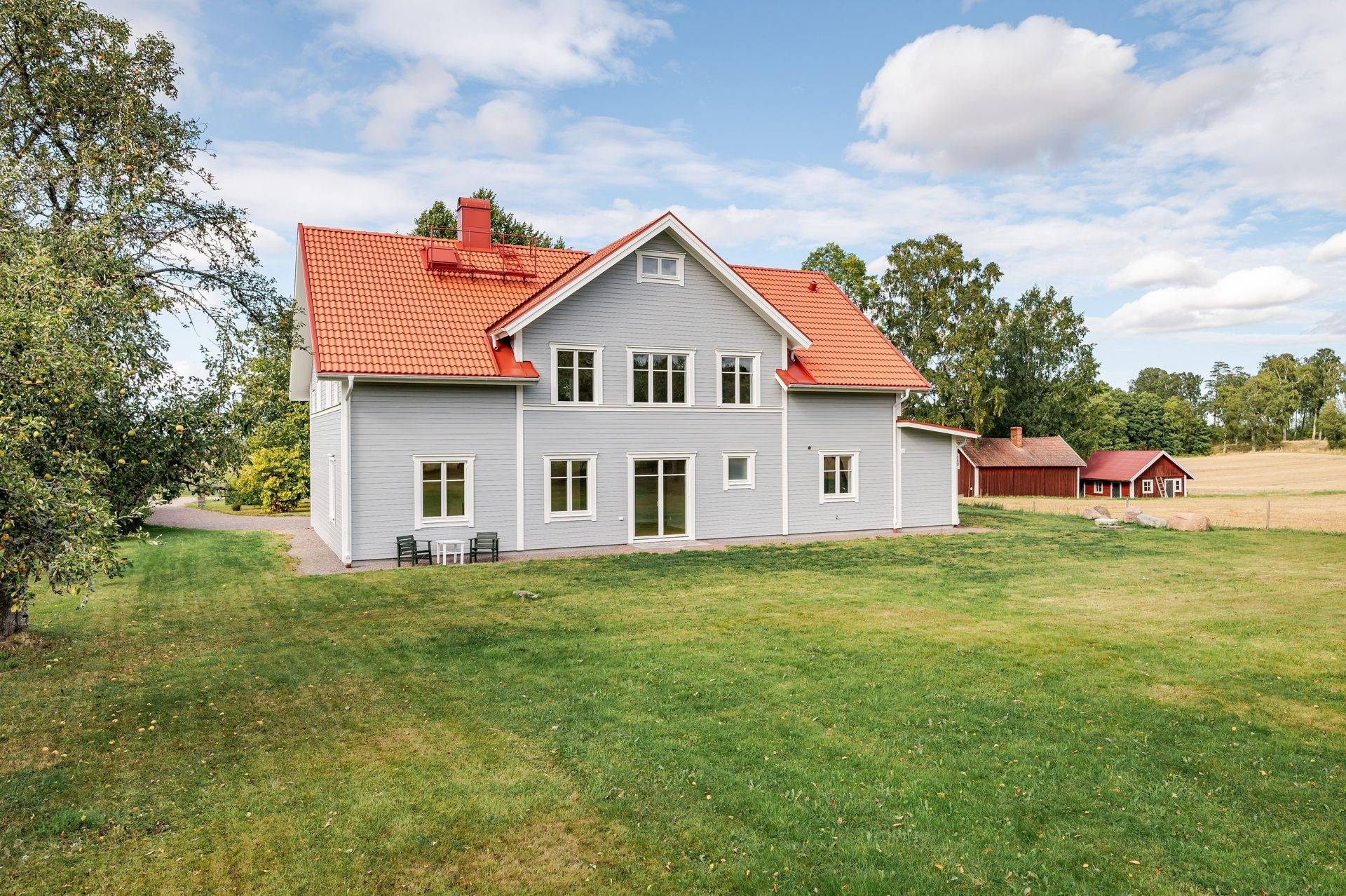 Gård med jordbruk på Jordsfälle Boxholms kommun - bild 6