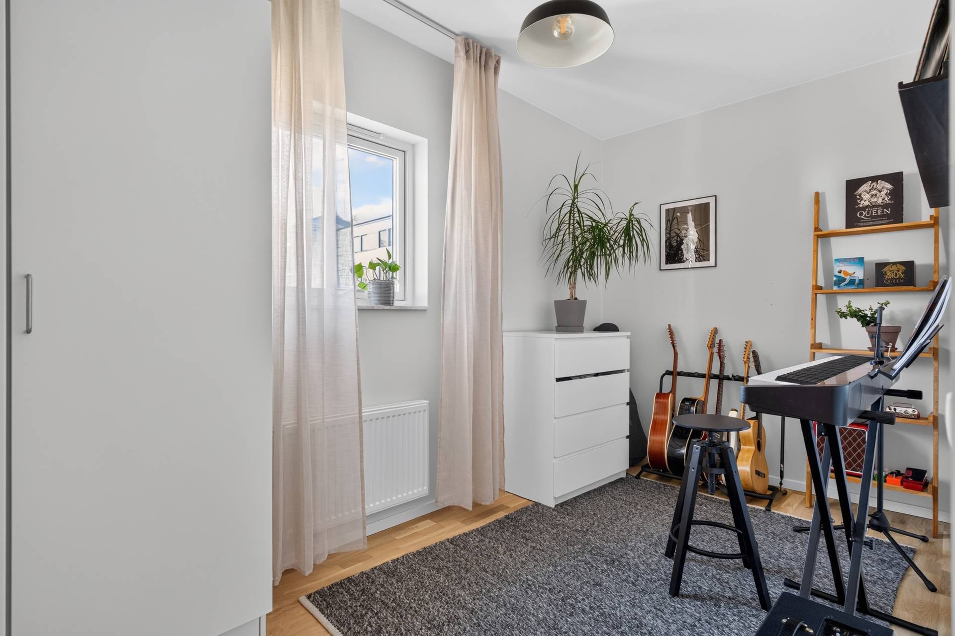 7 rum Villa på Hälleborgsgatan 10A Knivsta Knivsta kommun - bild 32