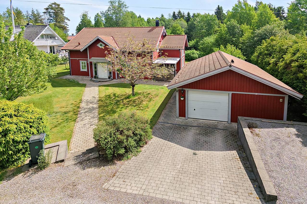 6 rum villa på Ytterbystrandsvägen 87 Resarö, Vaxholms kommun - bild 1