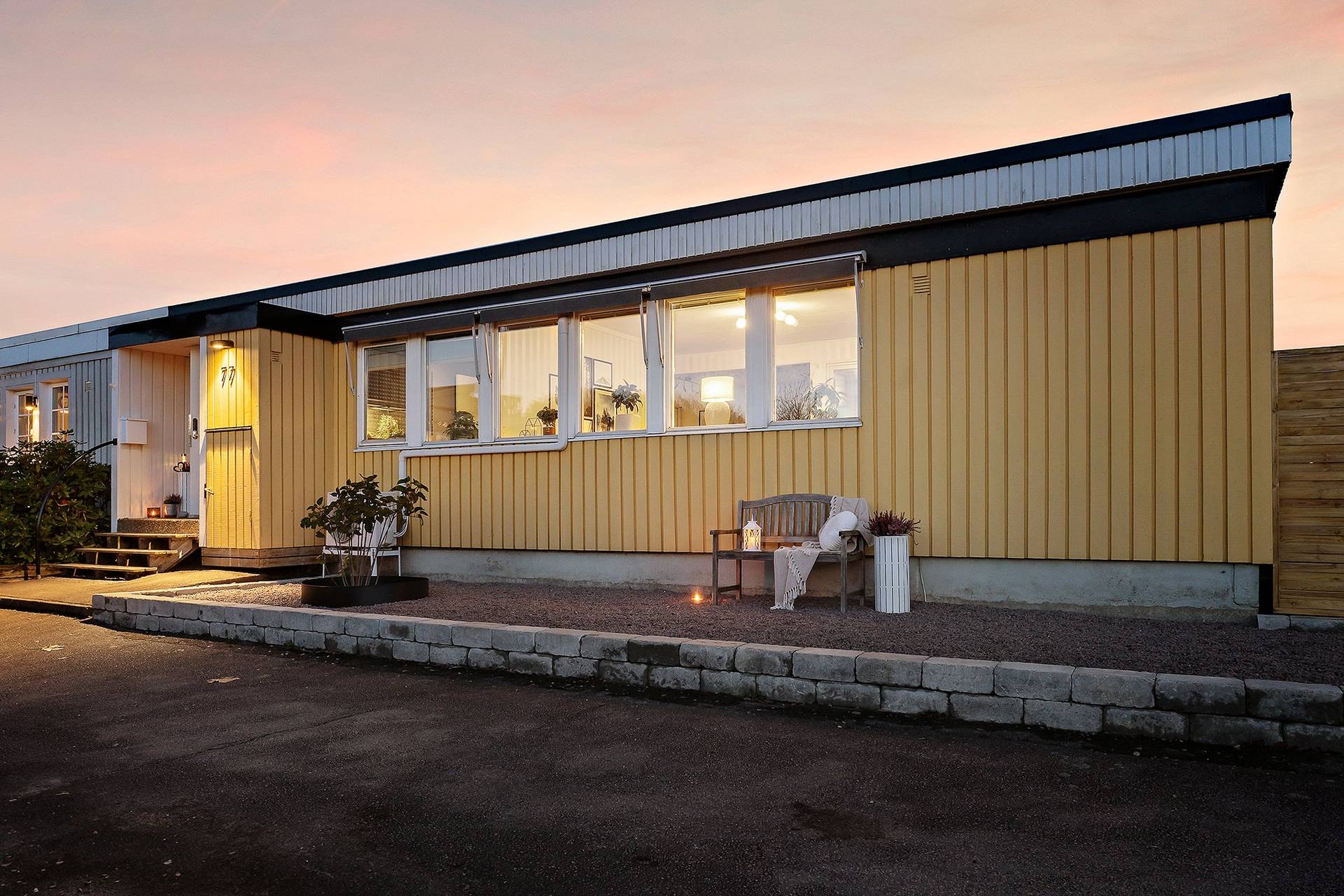 5 rum radhus på Hinnebäcksgatan 77 Göteborg, Göteborgs kommun - bild 1