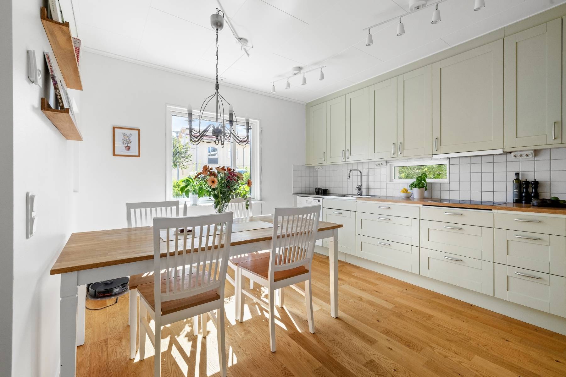5 rum Radhus på Södra Atriumvägen 31 Kvisslingby Österåkers kommun - bild 9