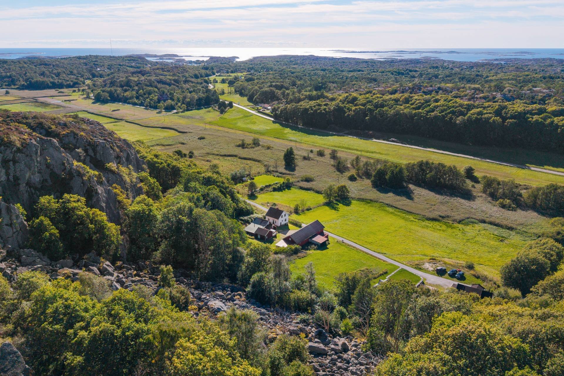 8 rum gård med jordbruk på Bro 521 Ellös, Orust kommun - bild 3