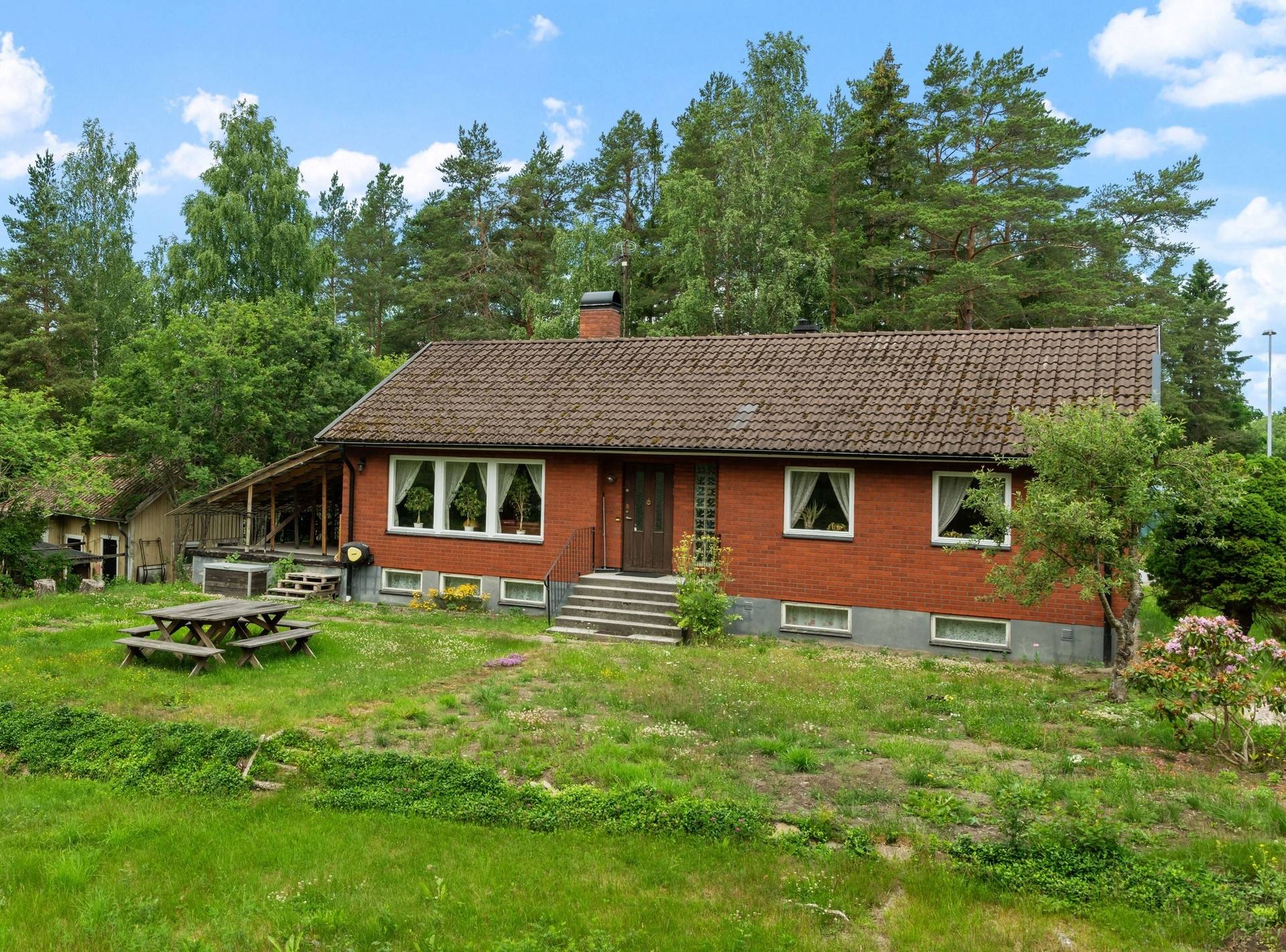 6 rum villa på Lundvägen 16 Hallstavik, Norrtälje kommun - bild 1