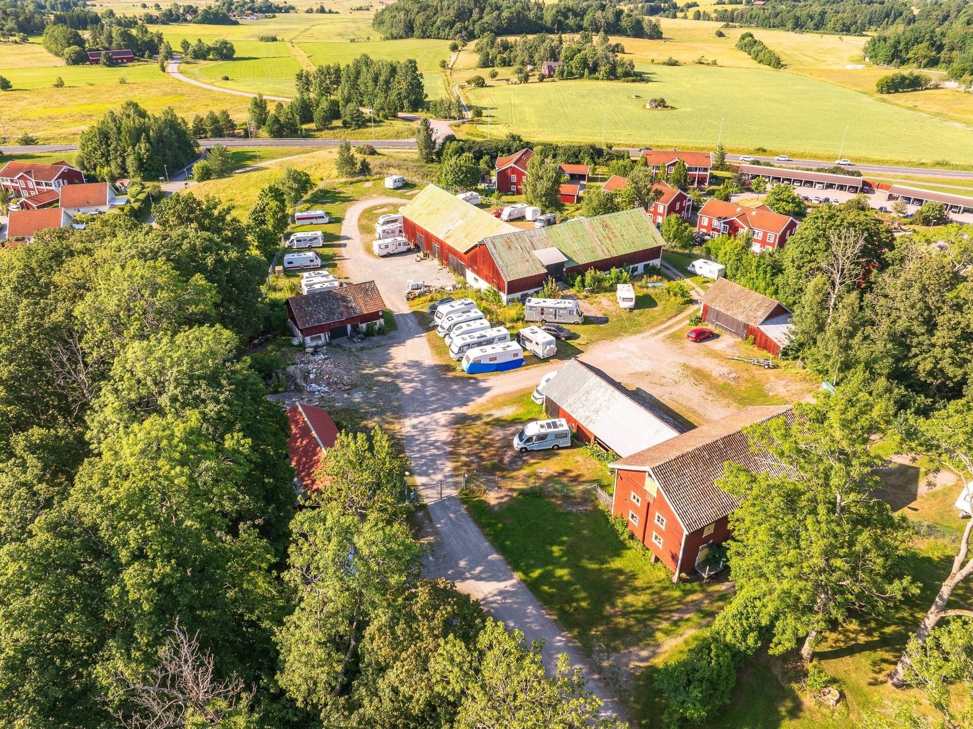 Tomt på Brottberga Gårdsby Brottberga Västerås kommun - bild 25