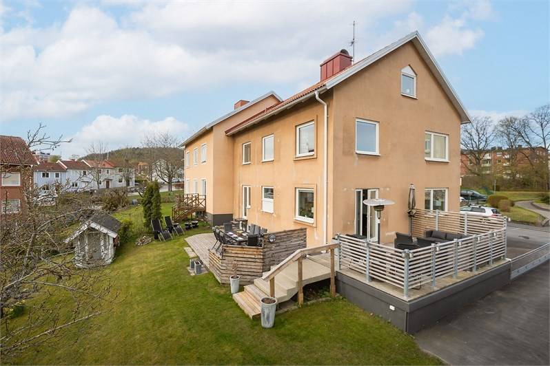 7 rum kedjehus på Idrottsgatan 6 Huskvarna Söder, Jönköpings kommun - bild 2
