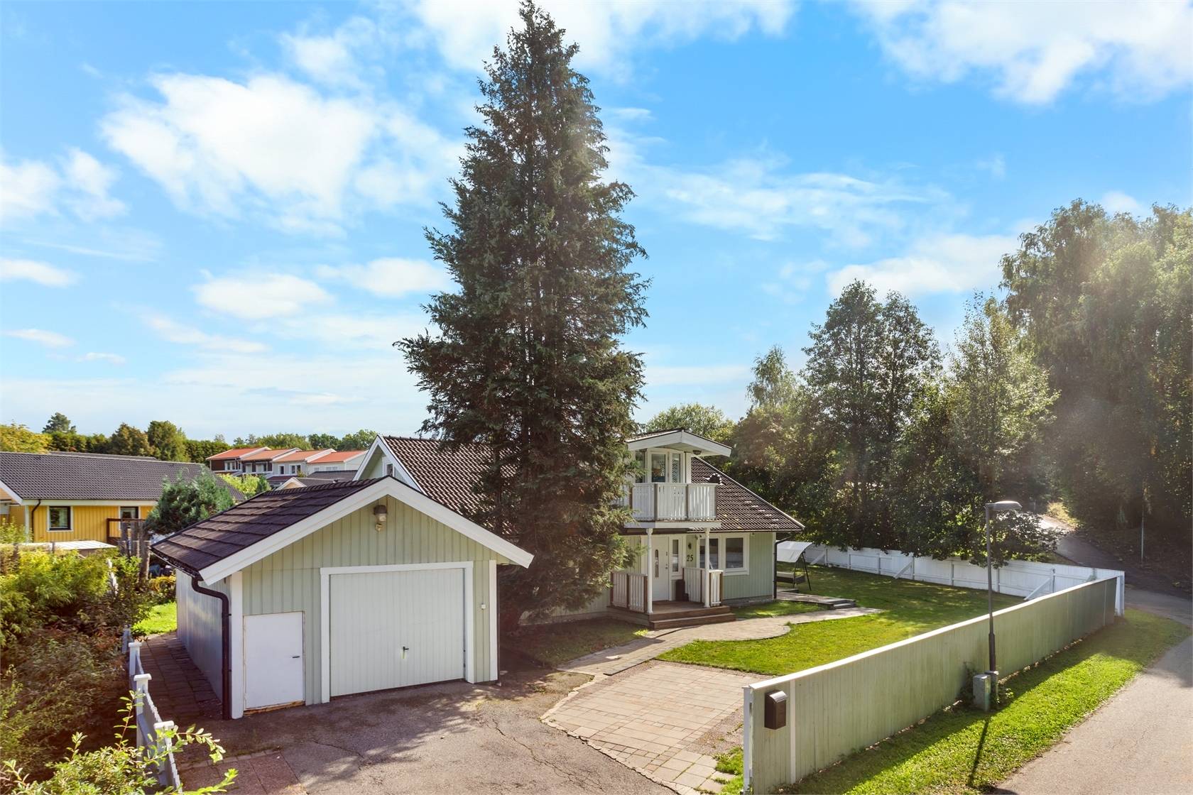 7 rum villa på Hasselvägen 25 Tumba, Botkyrka kommun - bild 1