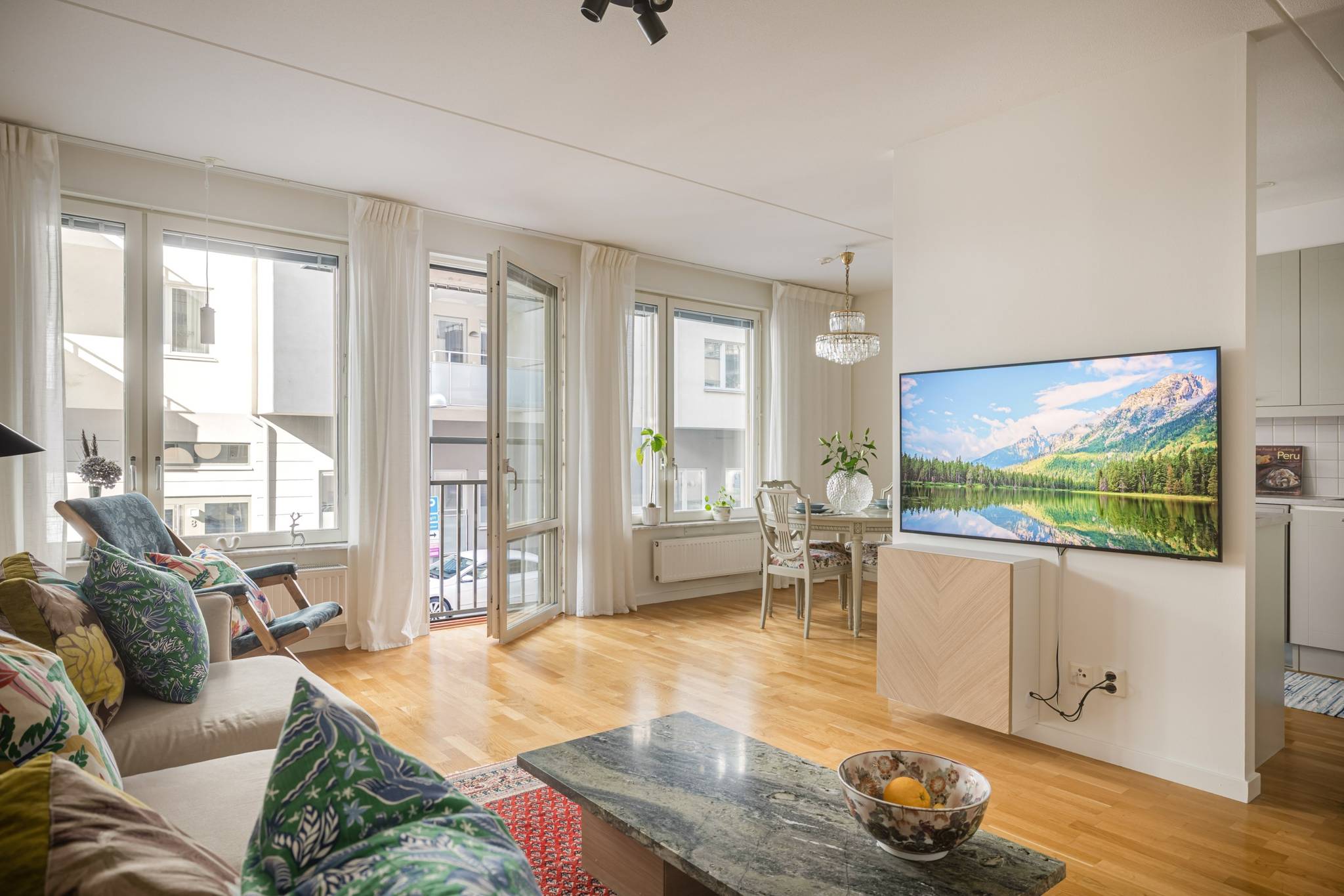 2 rum Lägenhet på Vingårdsgatan 7, 1 tr! Liljeholmskajen Stockholms kommun - bild 1