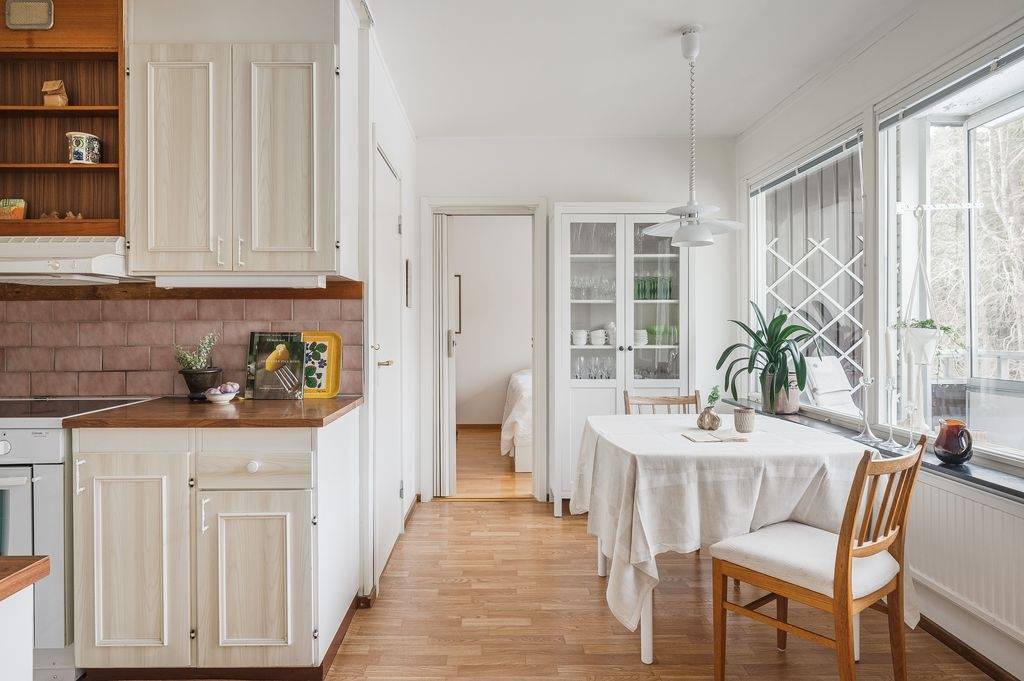 4 rum Lägenhet på Vinterbrinksvägen 27, 1tr Saltsjöbaden - Igelbodaplatån Nacka kommun - bild 2