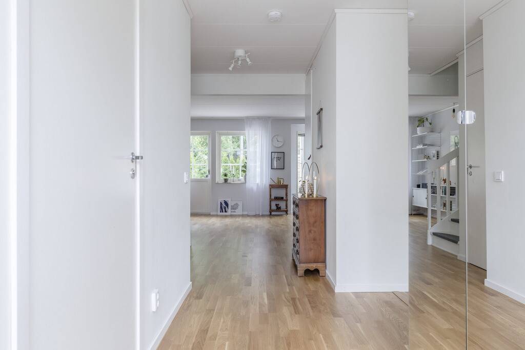 4 rum Par-/kedje-/radhus på Österbylevägen 19C Täby Kyrkby Täby kommun - bild 4